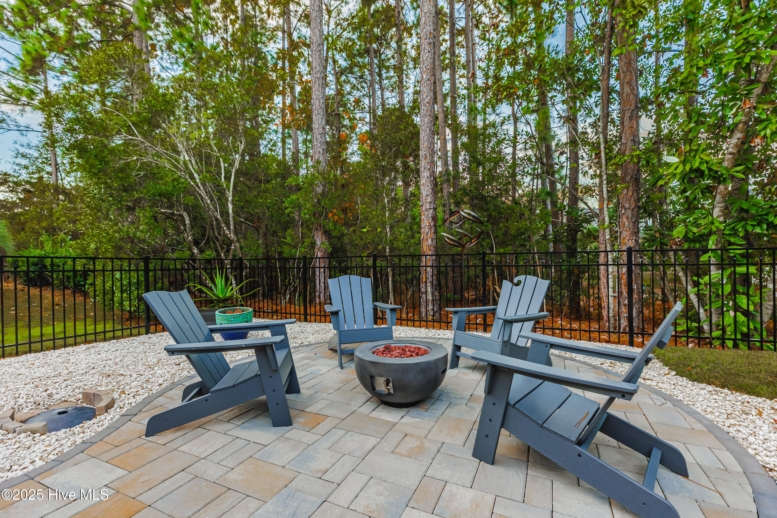 100542426 | Photo 38