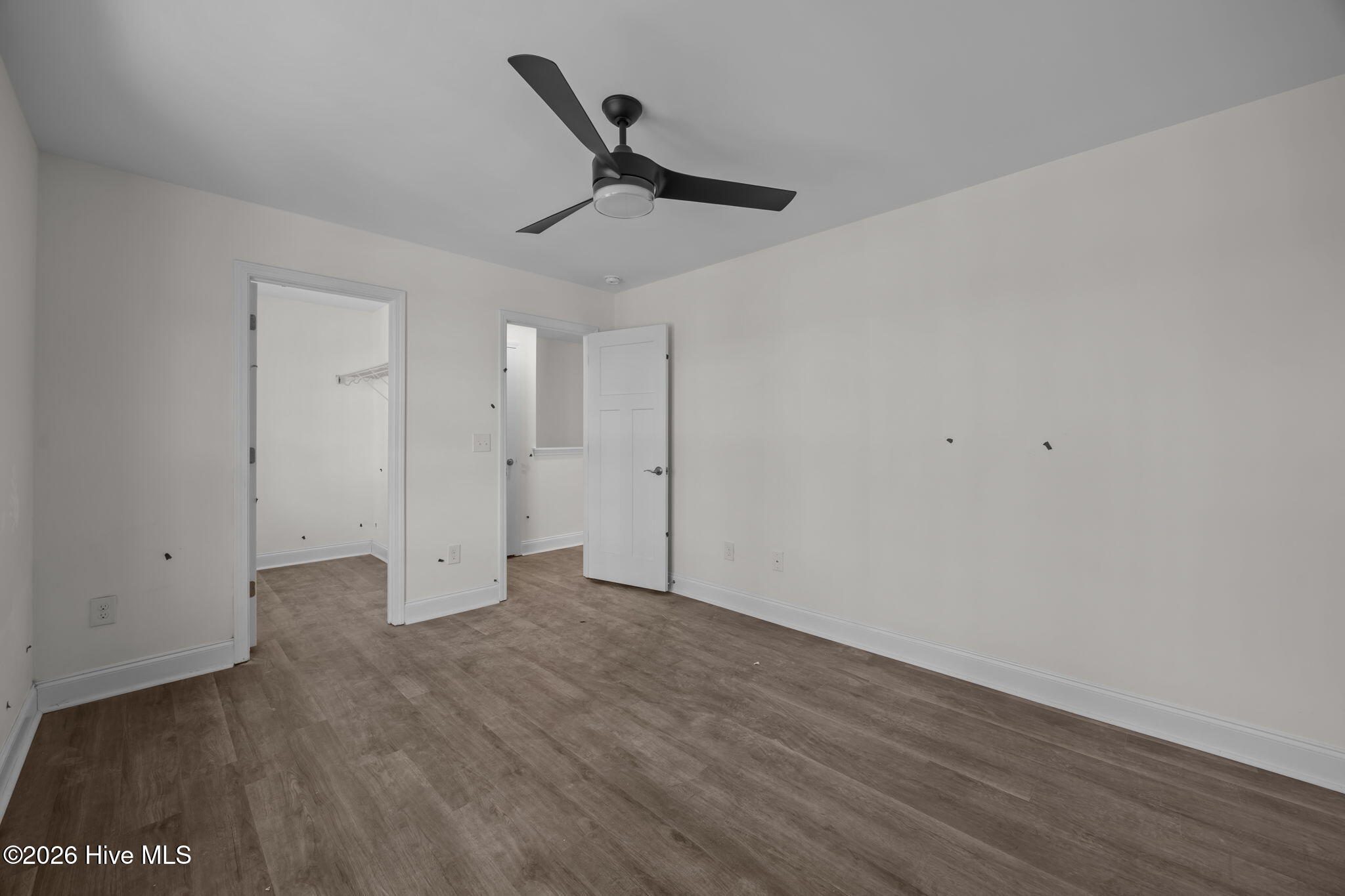 100528707 | Photo 33