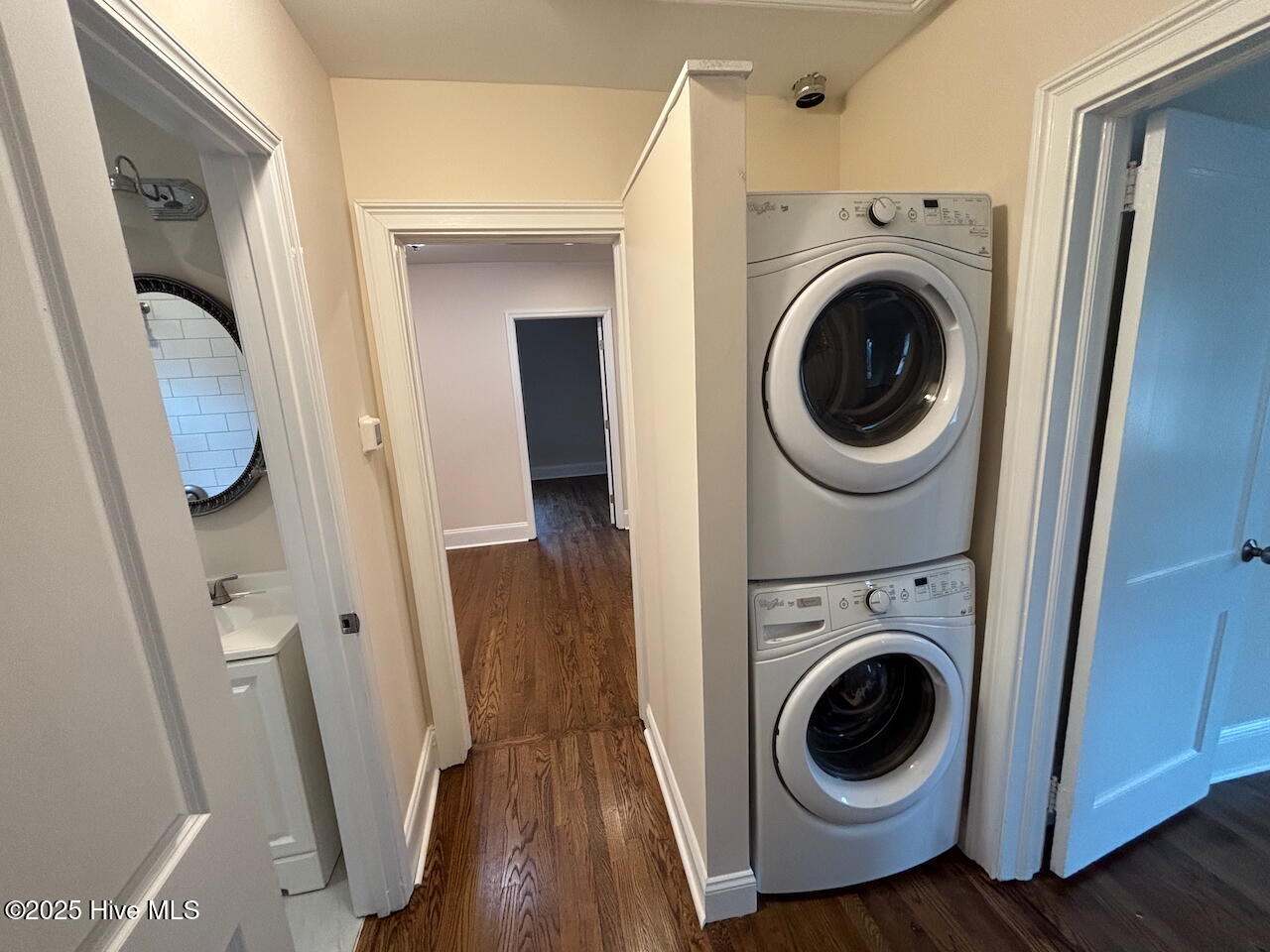 100519512 | Photo 18