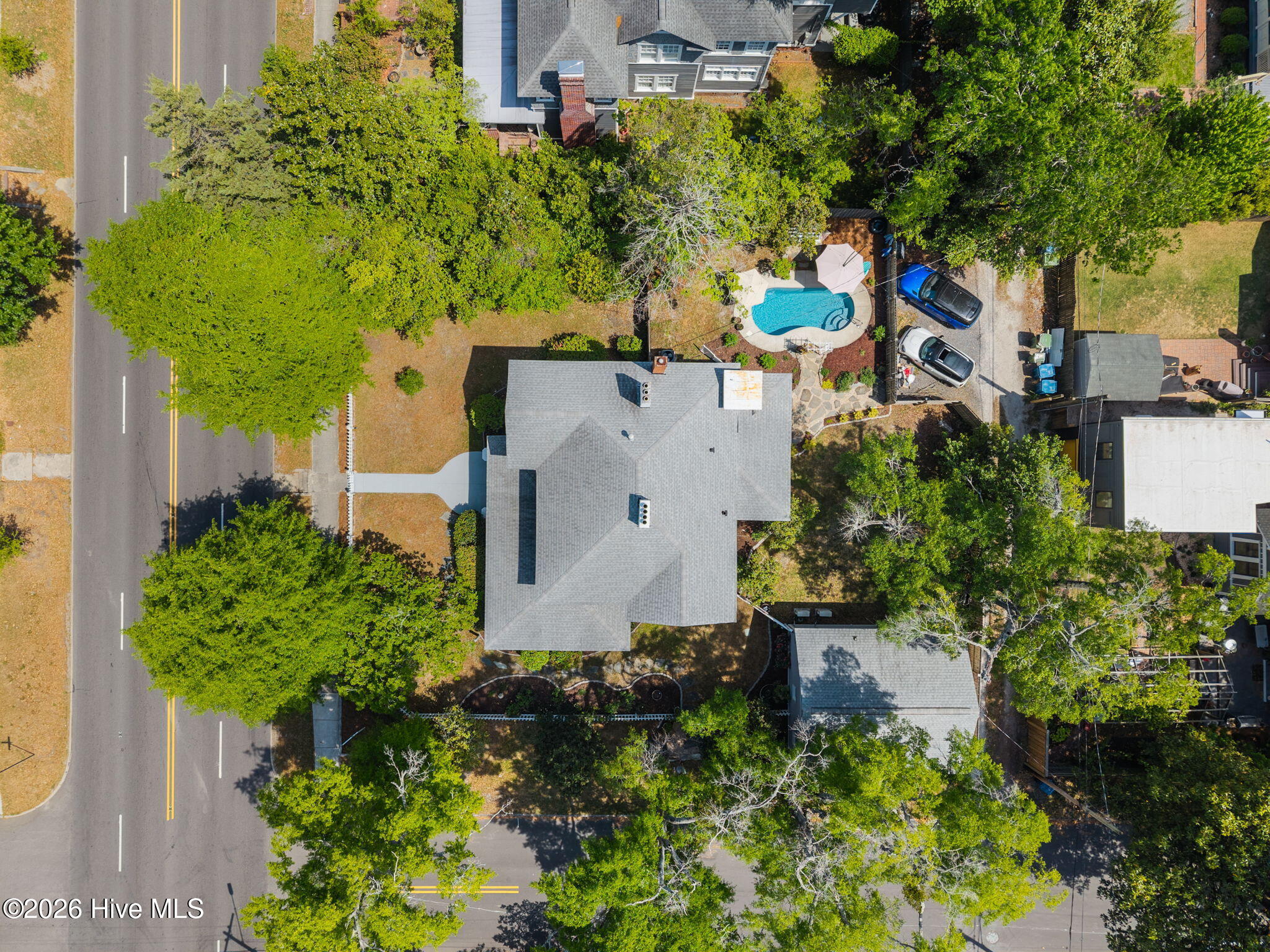 100566277 | Photo 64