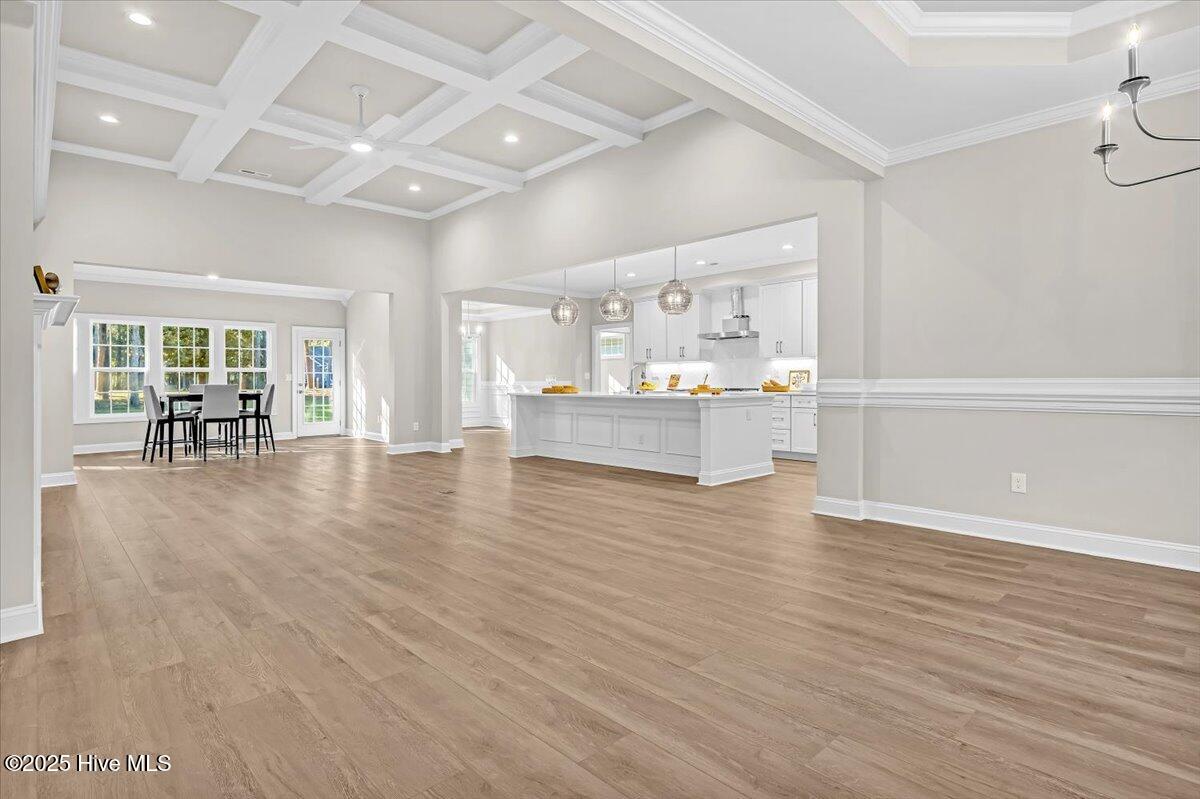 100505838 | Photo 15