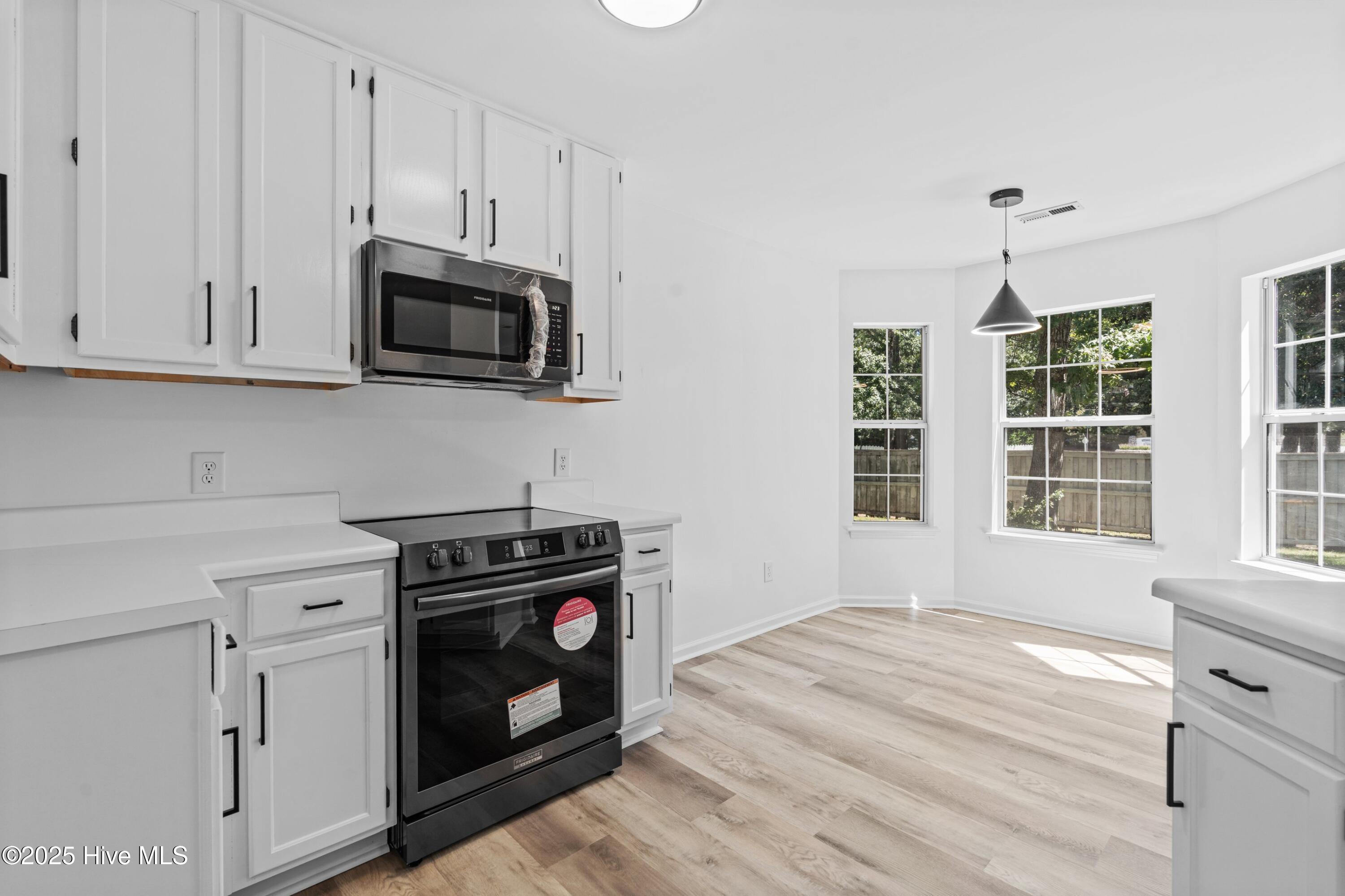6603 Whinbrel Court, Wilmington, NC 28409 – photo 9: 009-6603WhimbrelCourt-Wilmington-NC-2840