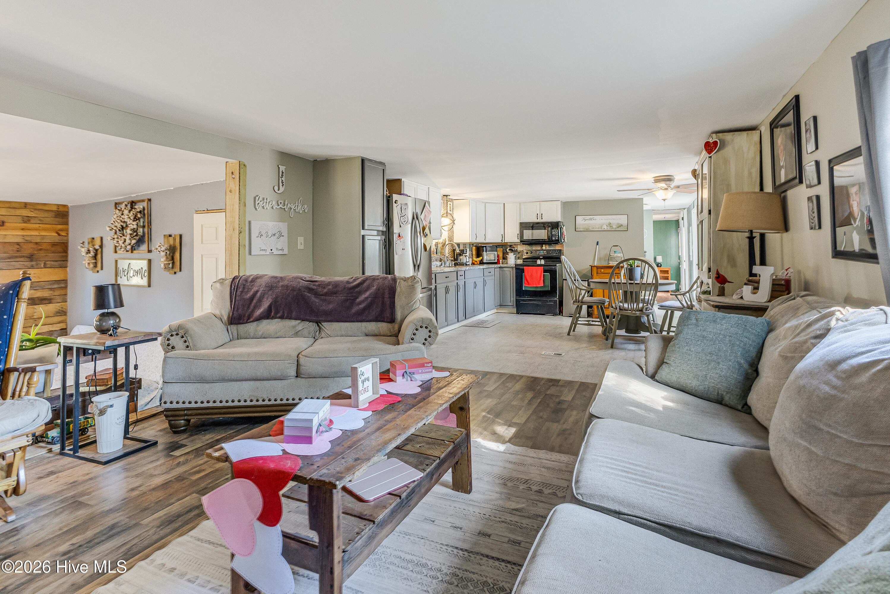 100557479 | Photo 11