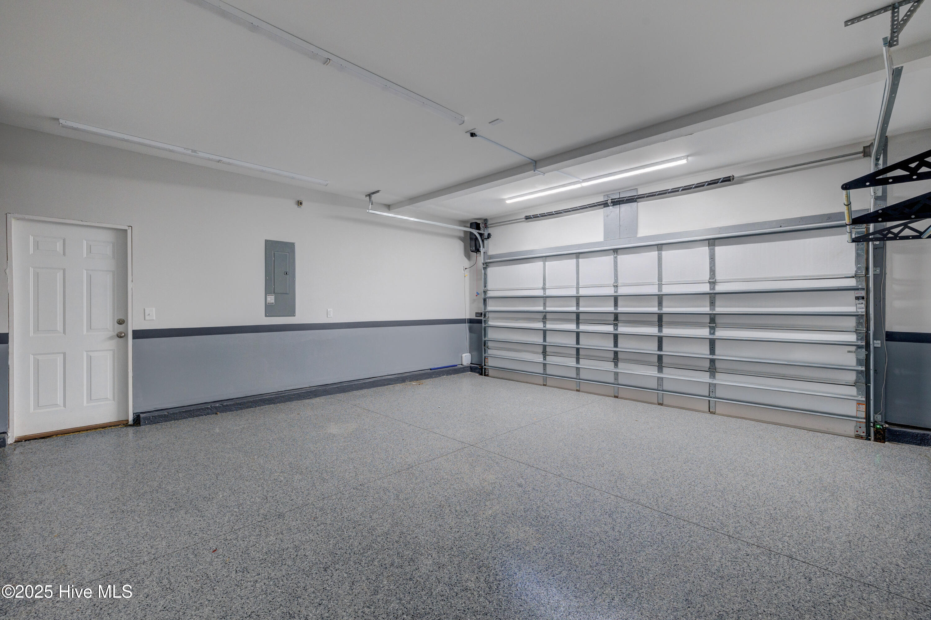 100491210 | Photo 52