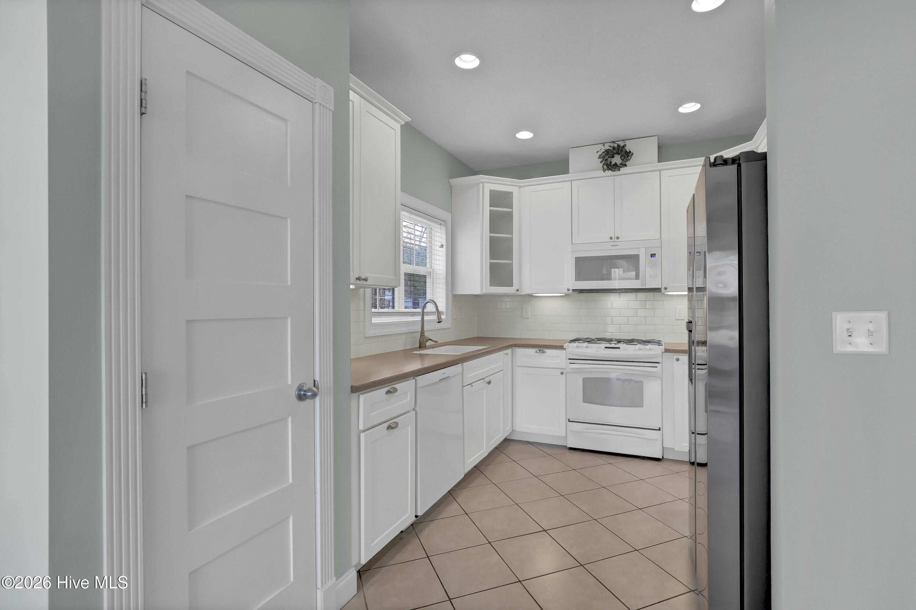 100550563 | Photo 11