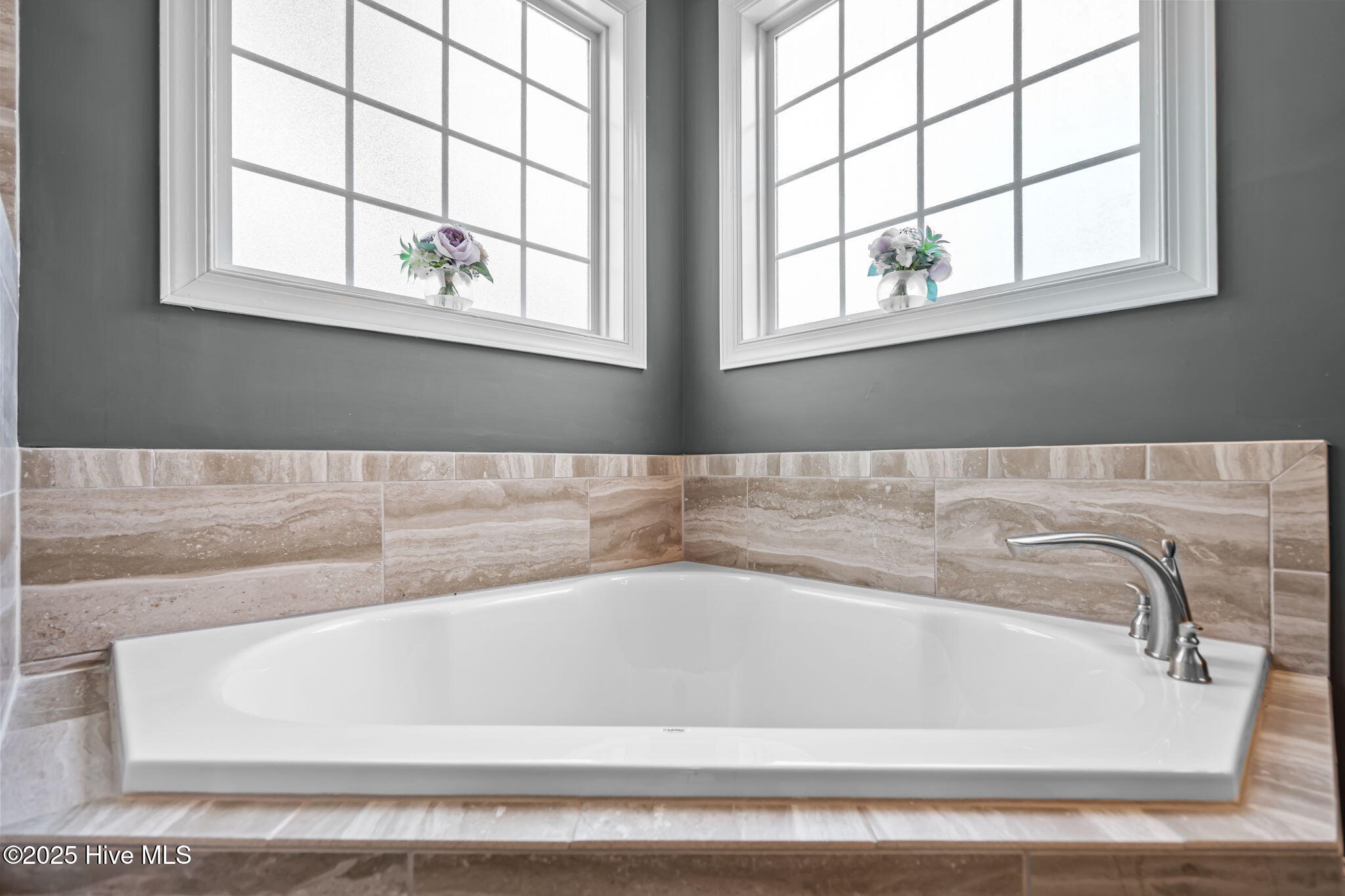 100525866 | Photo 41