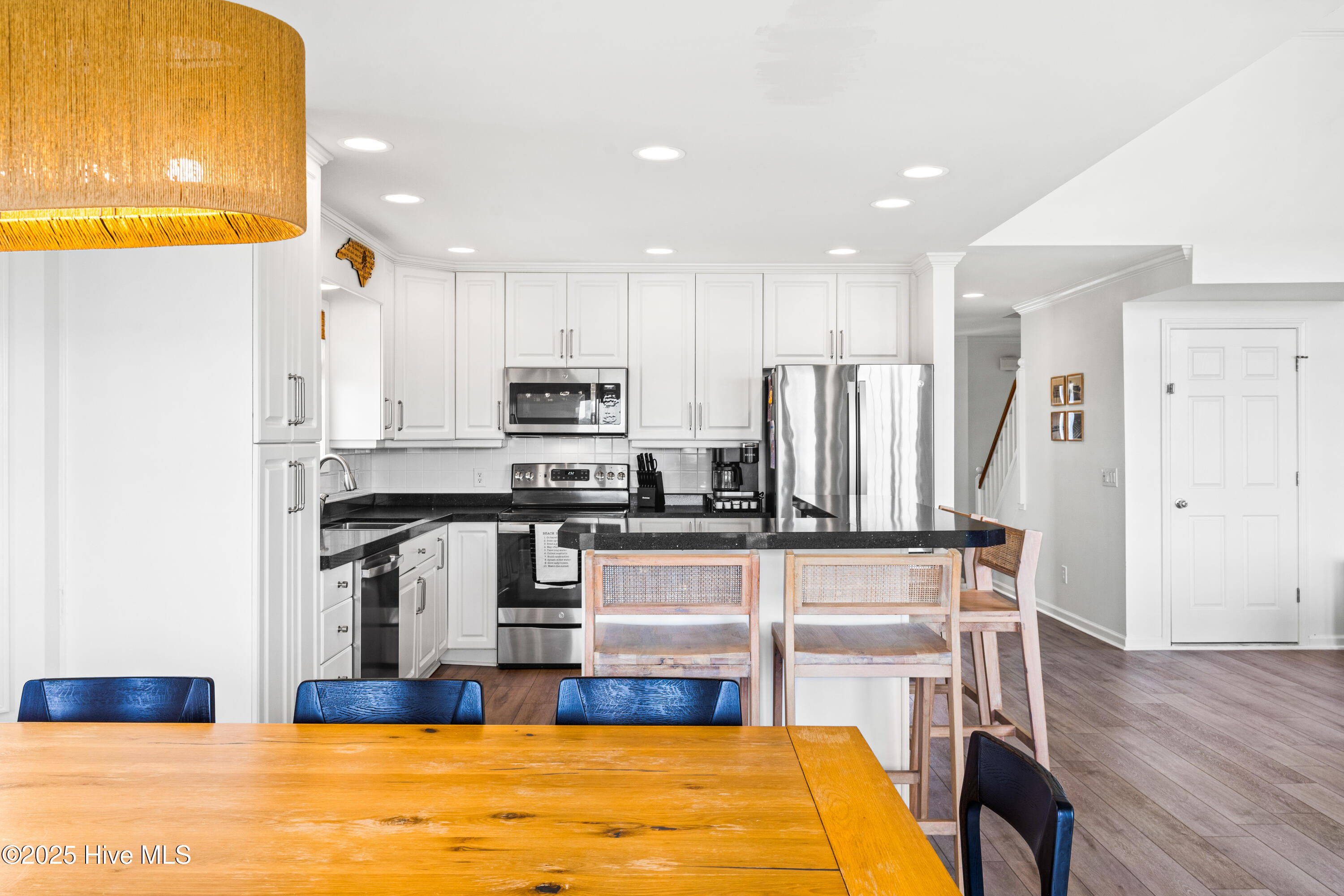 100510863 | Photo 12