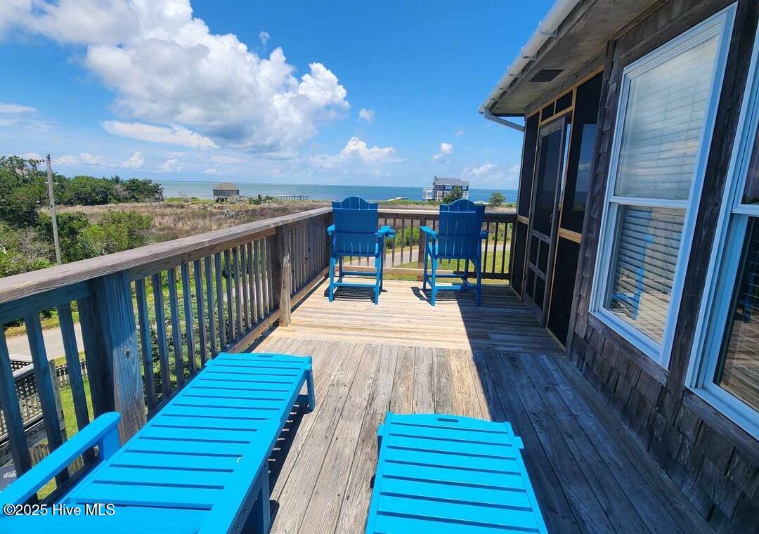 Beautiful Sound Views on your Sundeck. Access to living room and screened in porch.
