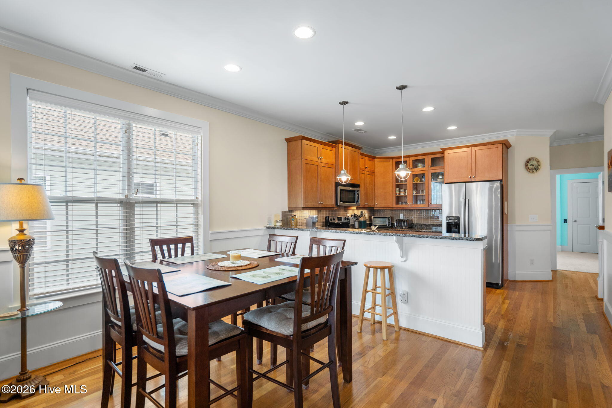 100561147 | Photo 20