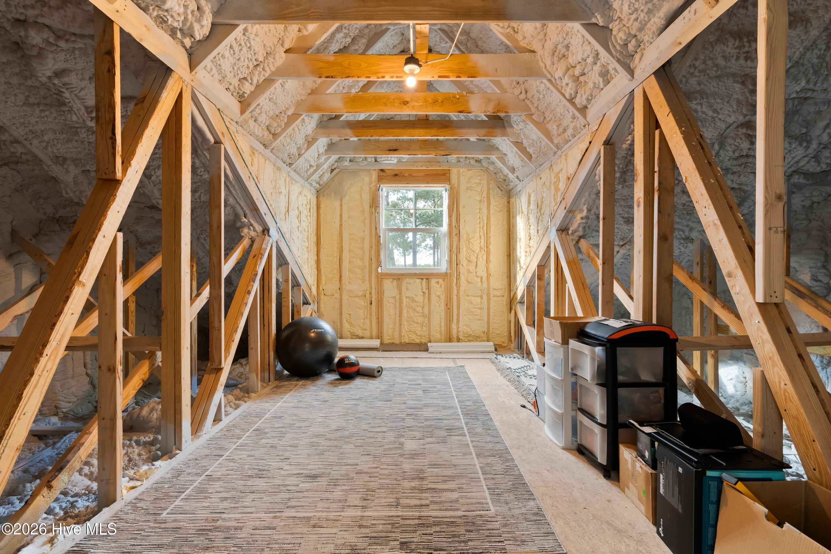 100549820 | Photo 28