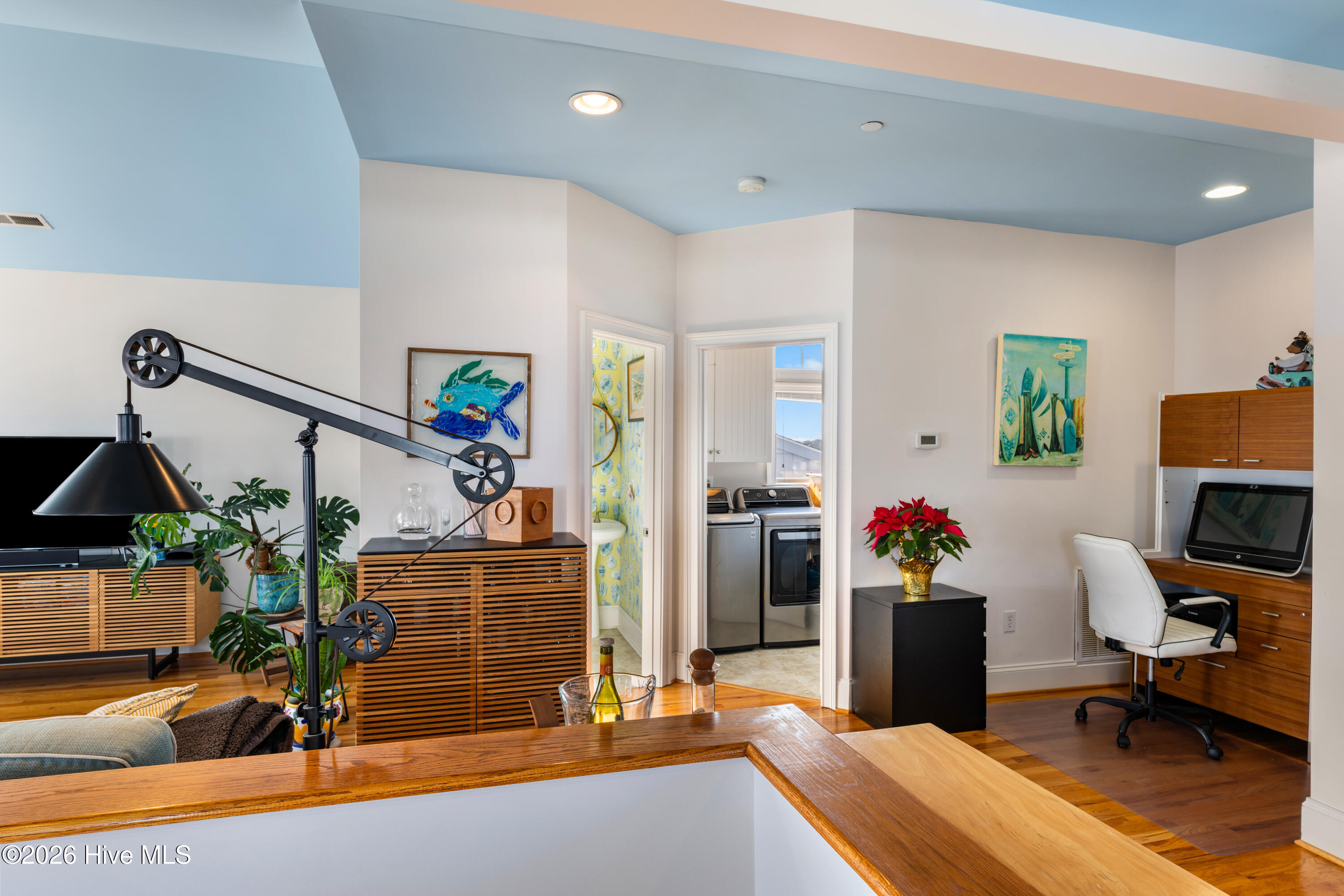 100548225 | Photo 20