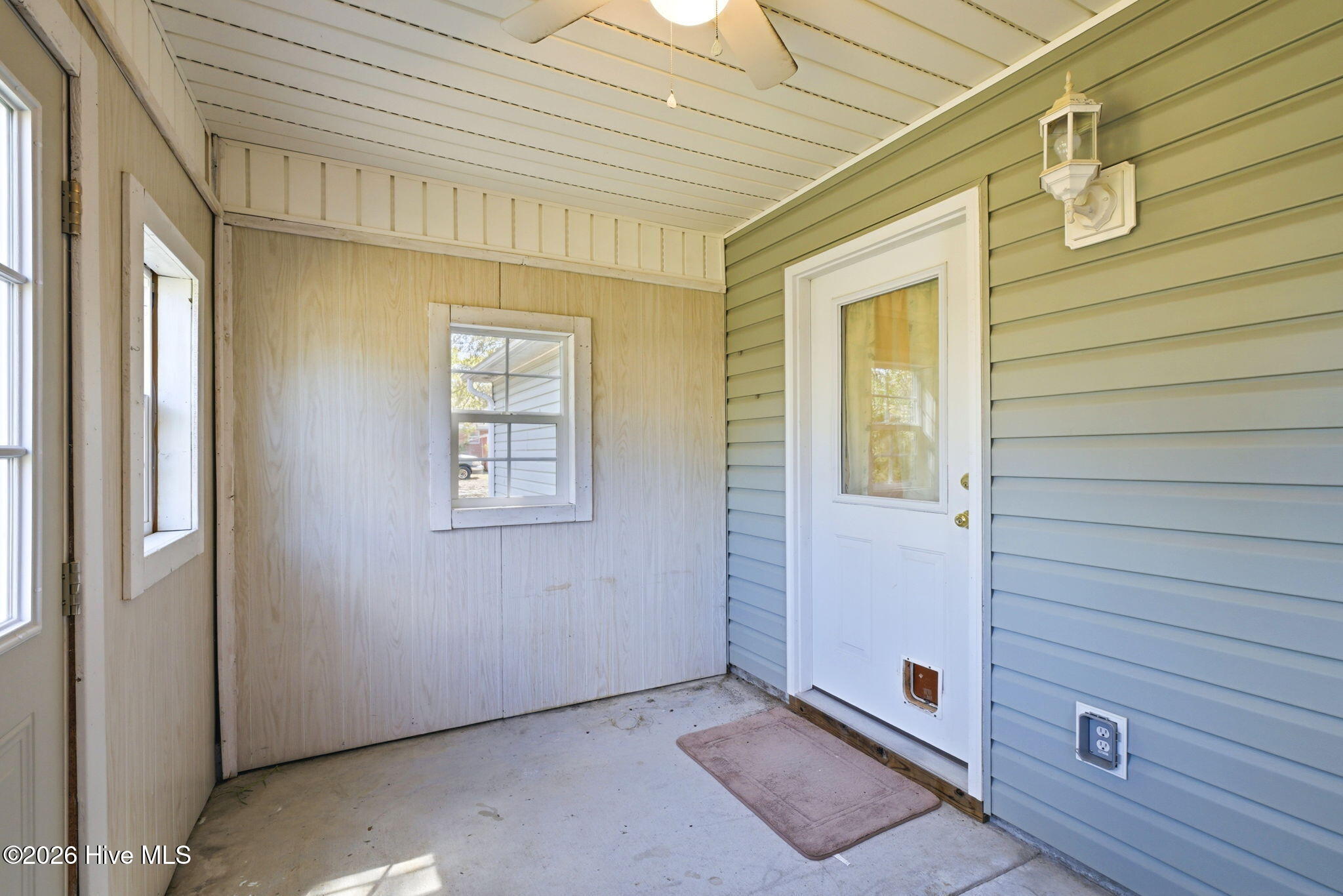 100564693 | Photo 28