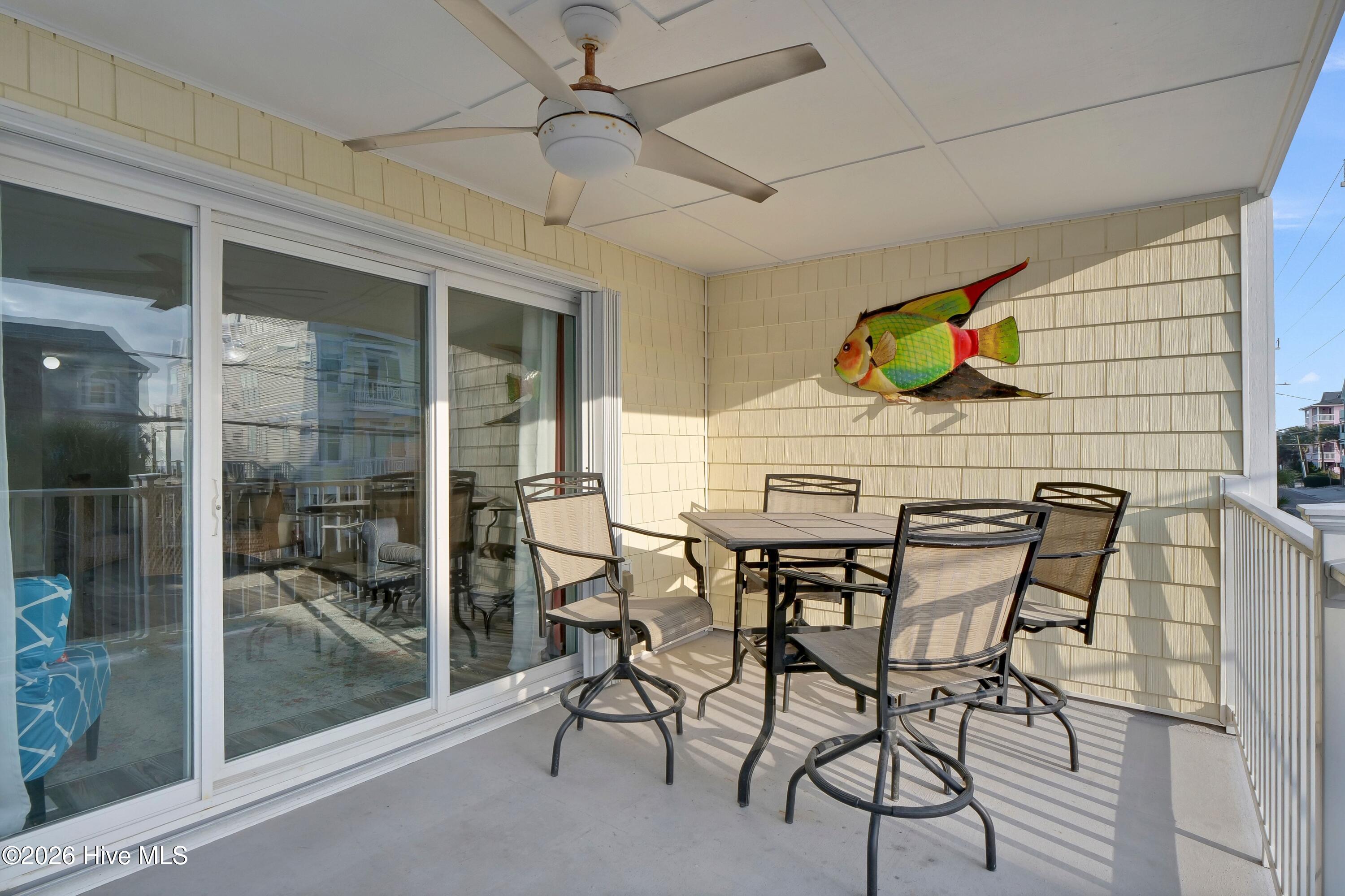 100549670 | Photo 22