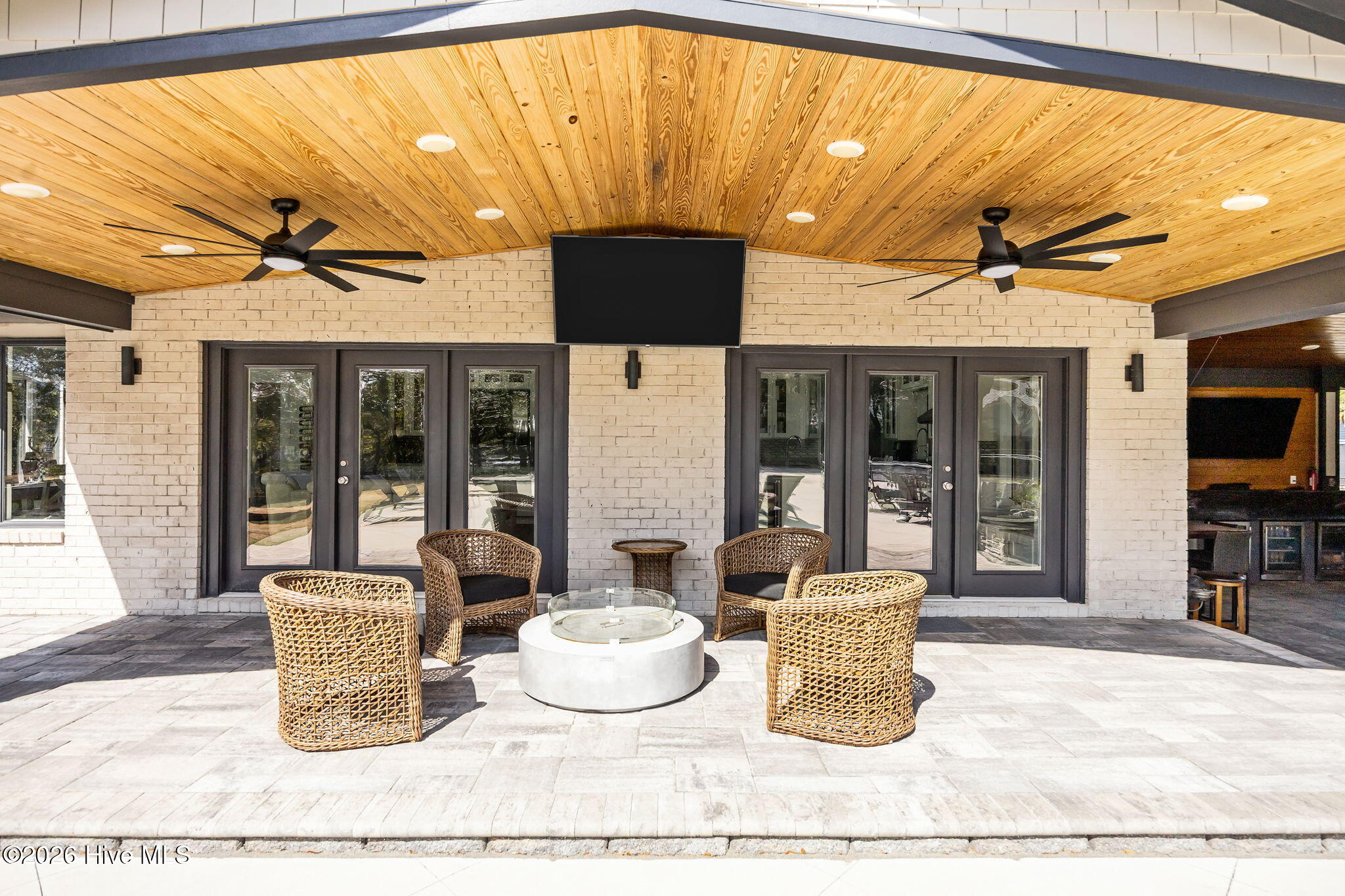 100560394 | Photo 13