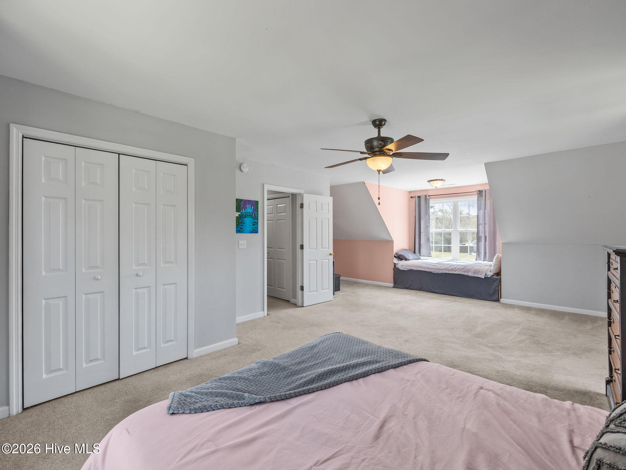 100562601 | Photo 32