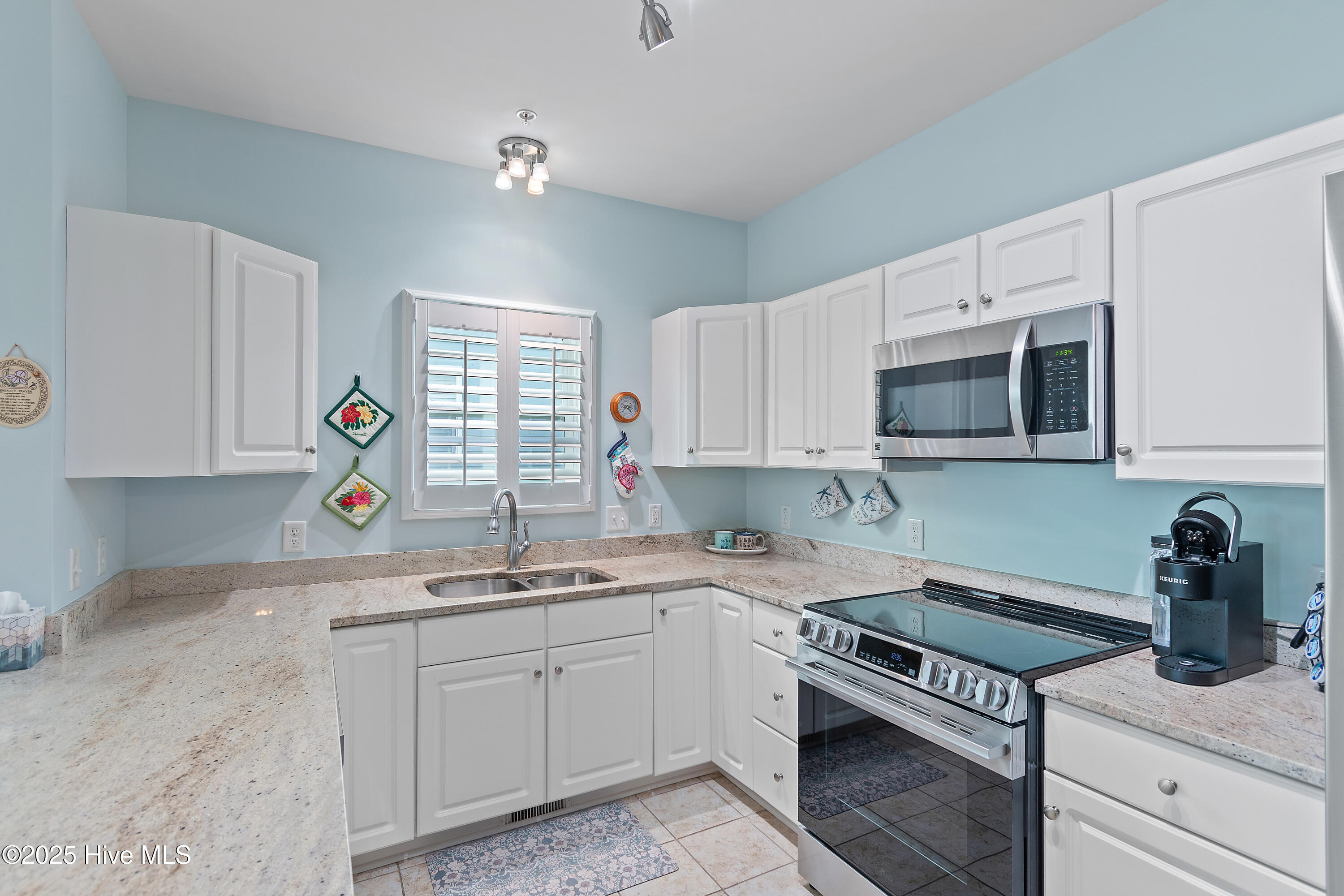 100543636 | Photo 14