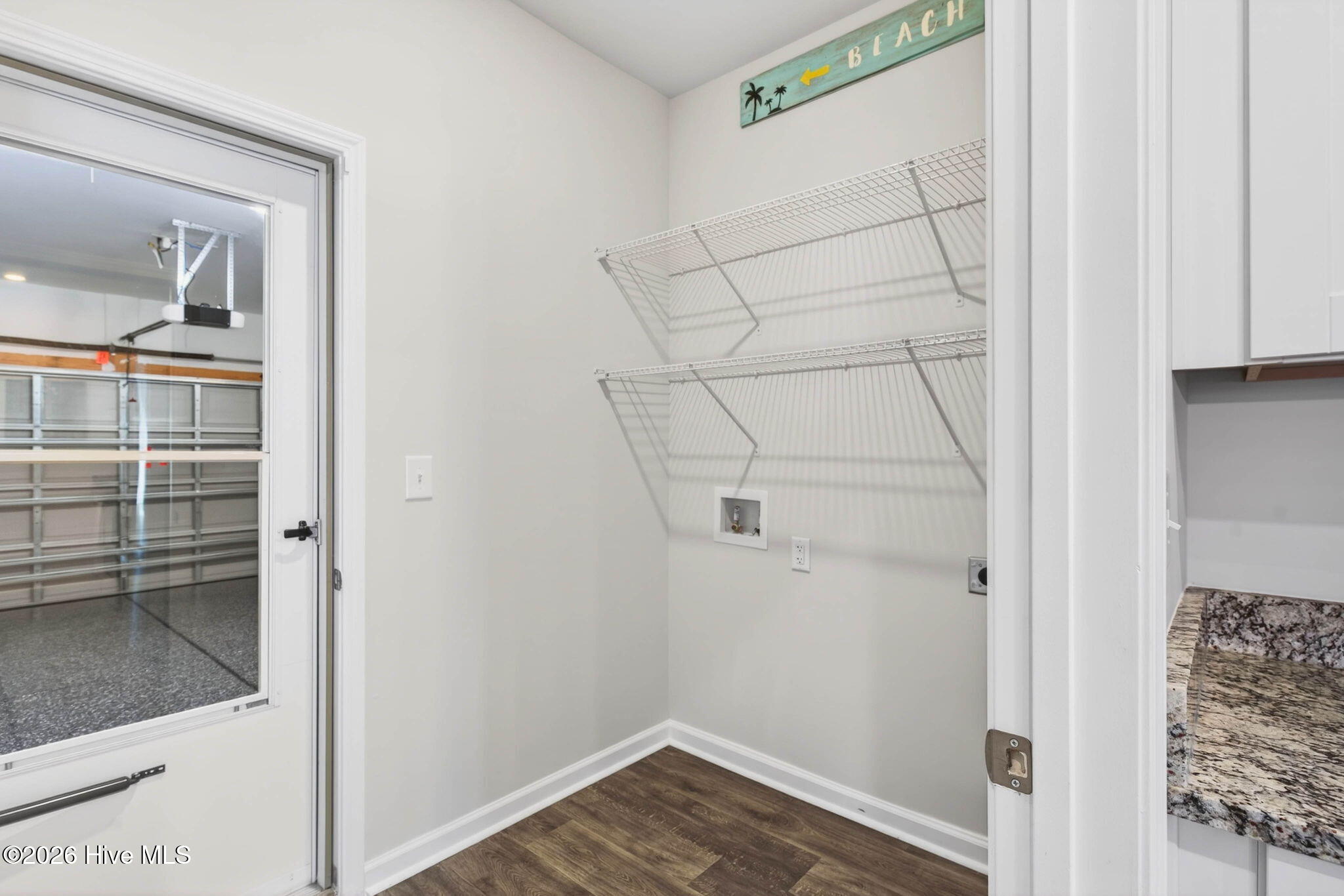 100564672 | Photo 36