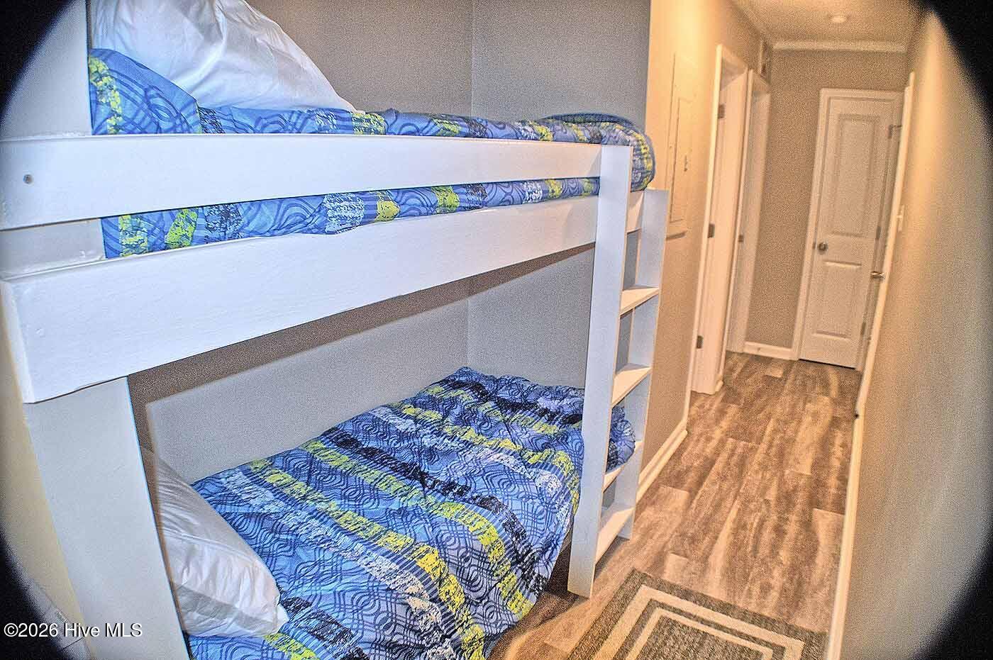 100568080 | Photo 13