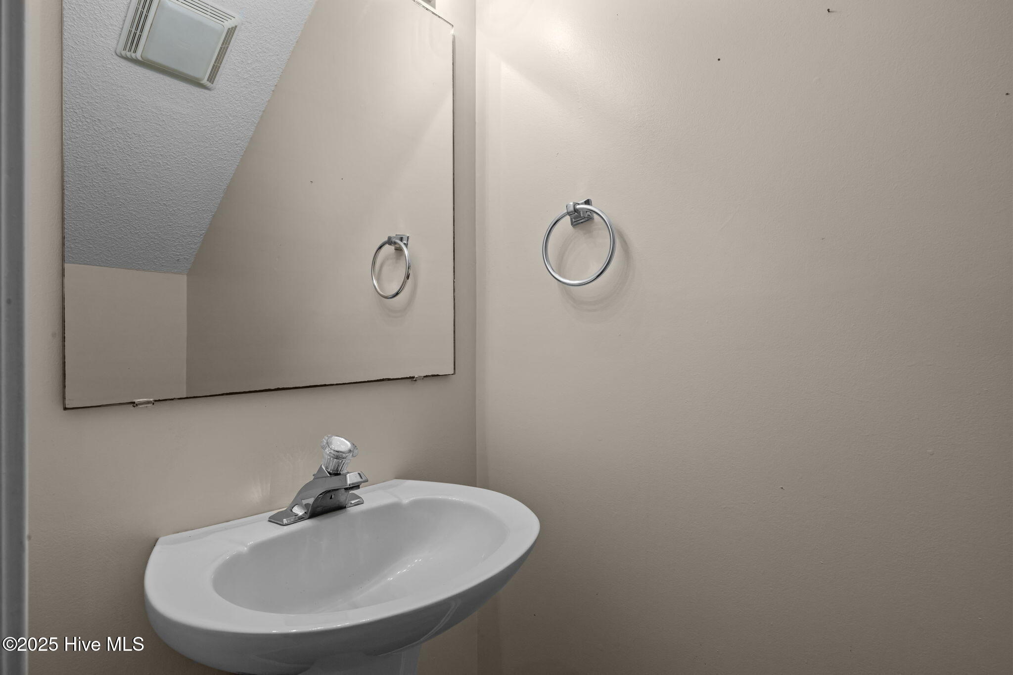 100543973 | Photo 10