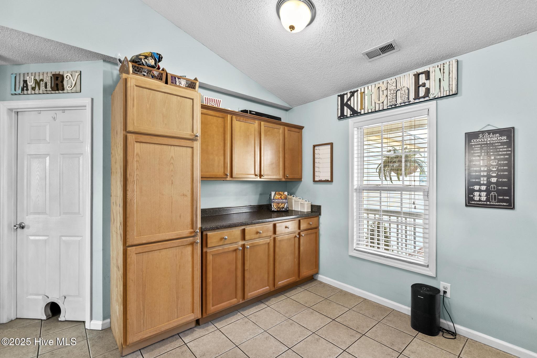 100542595 | Photo 12