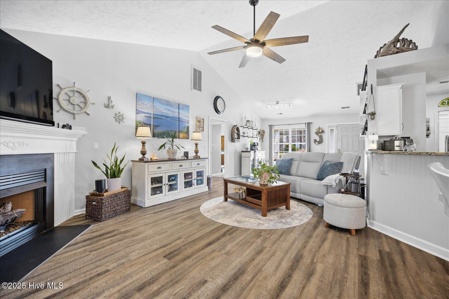 100544884 | Photo 17