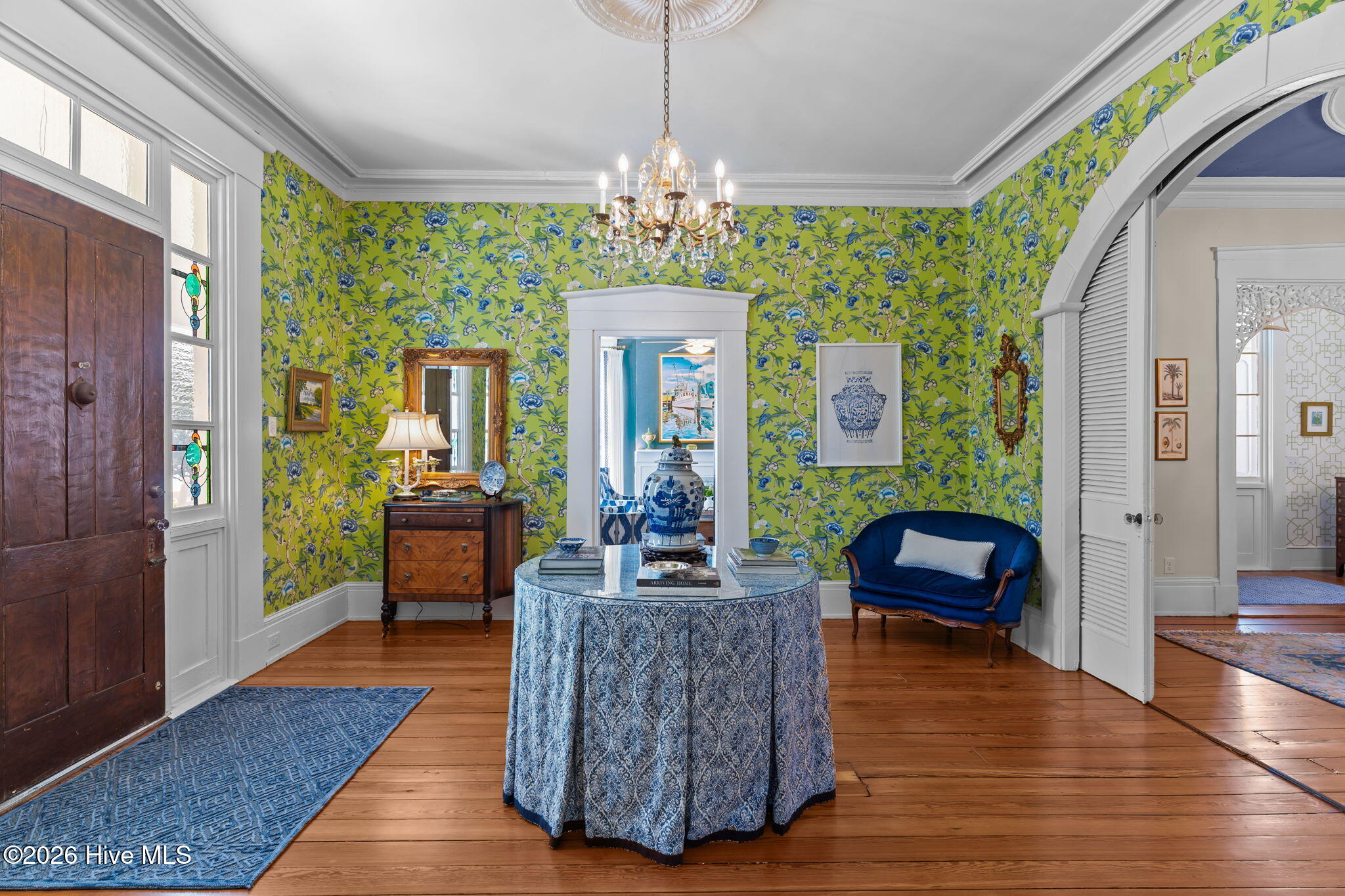 100562122 | Photo 12