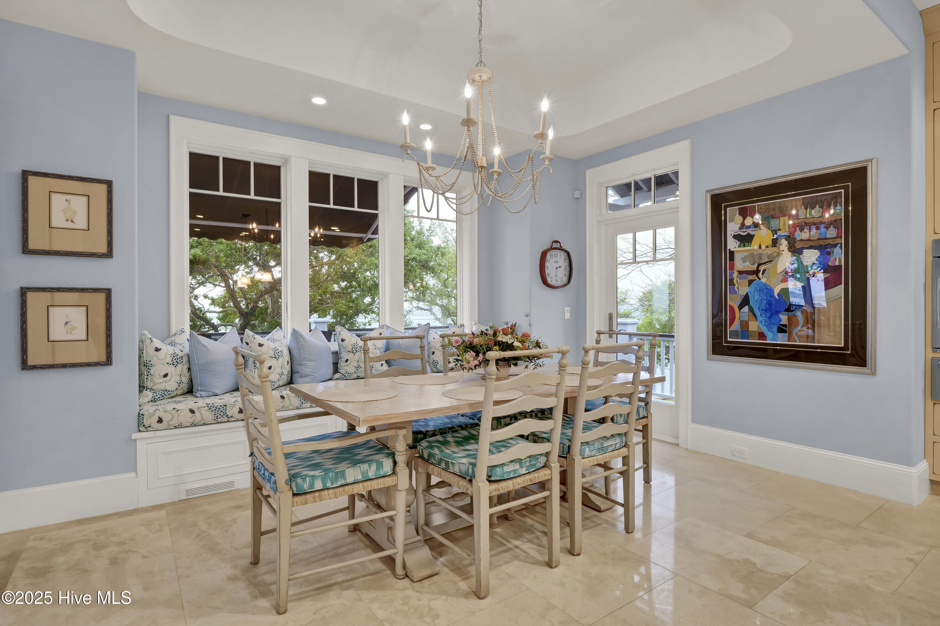 100504113 | Photo 15