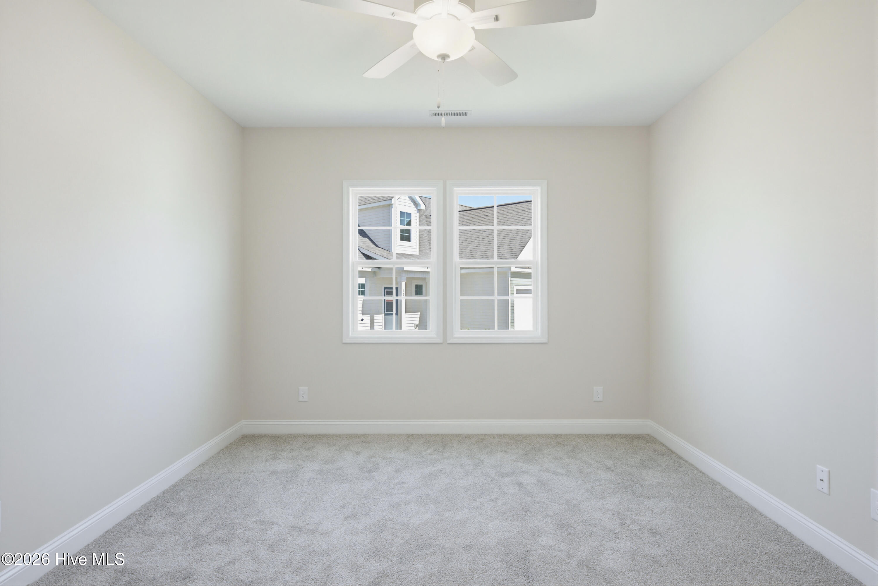 100567262 | Photo 12