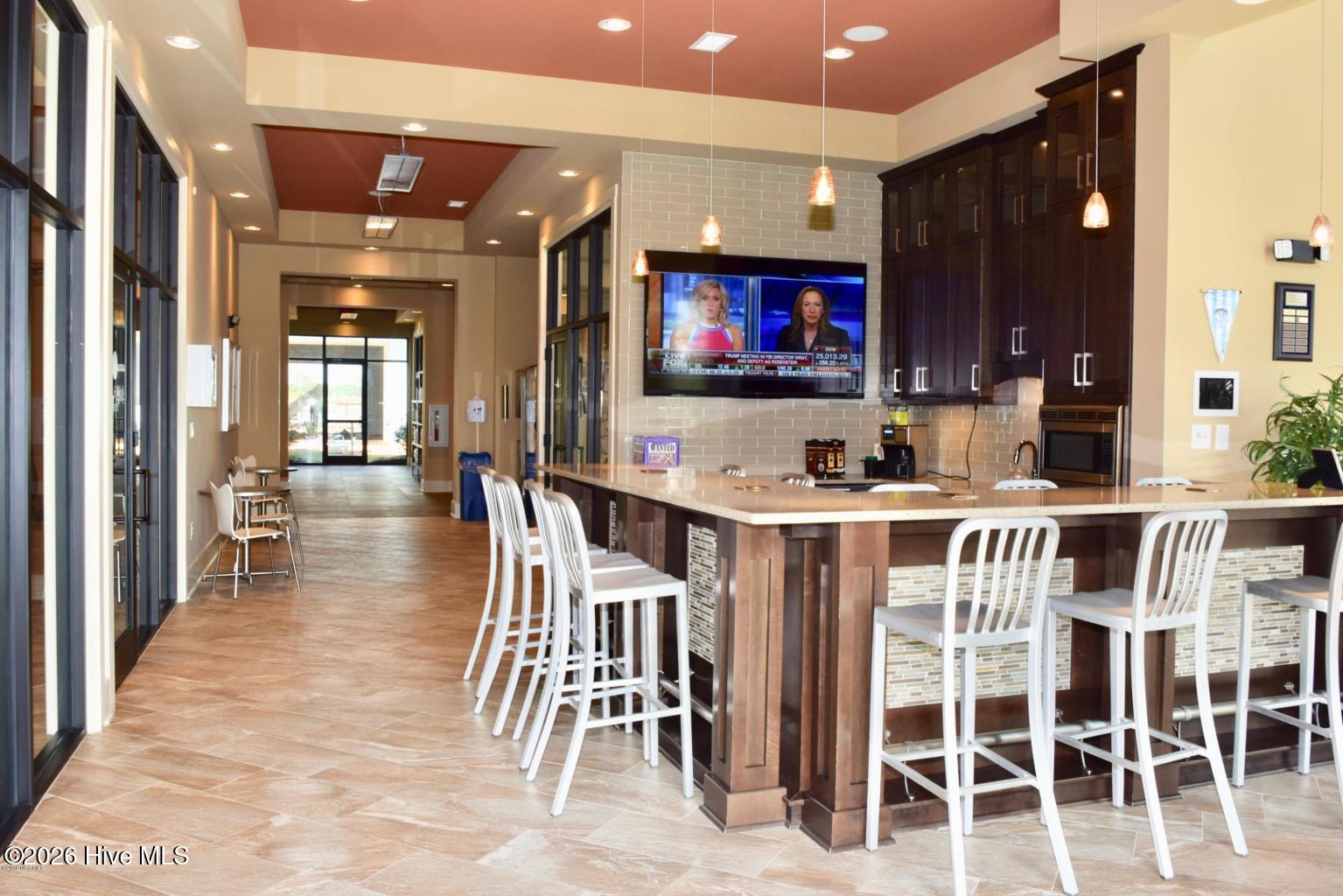 100558232 | Photo 74