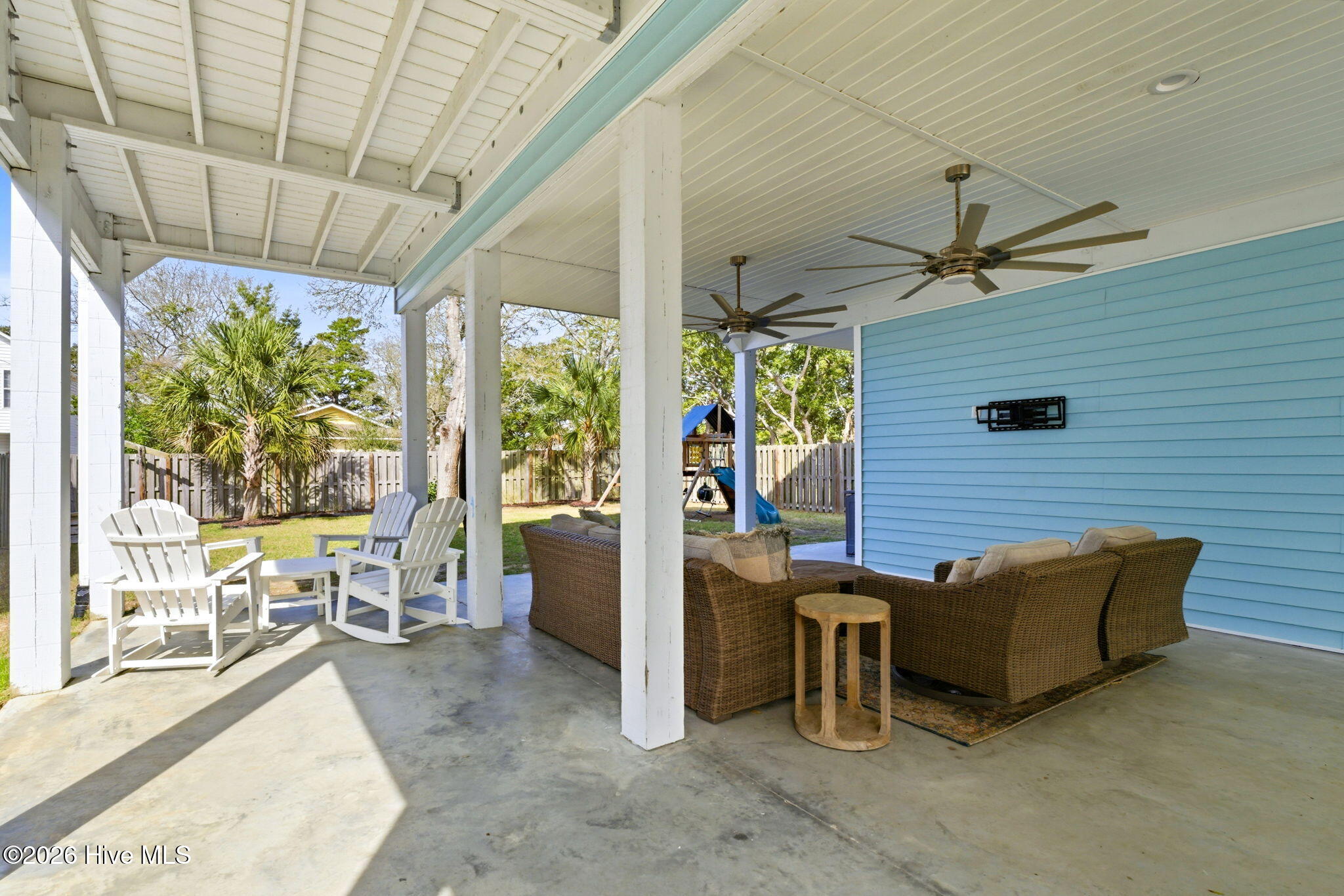 100561485 | Photo 38