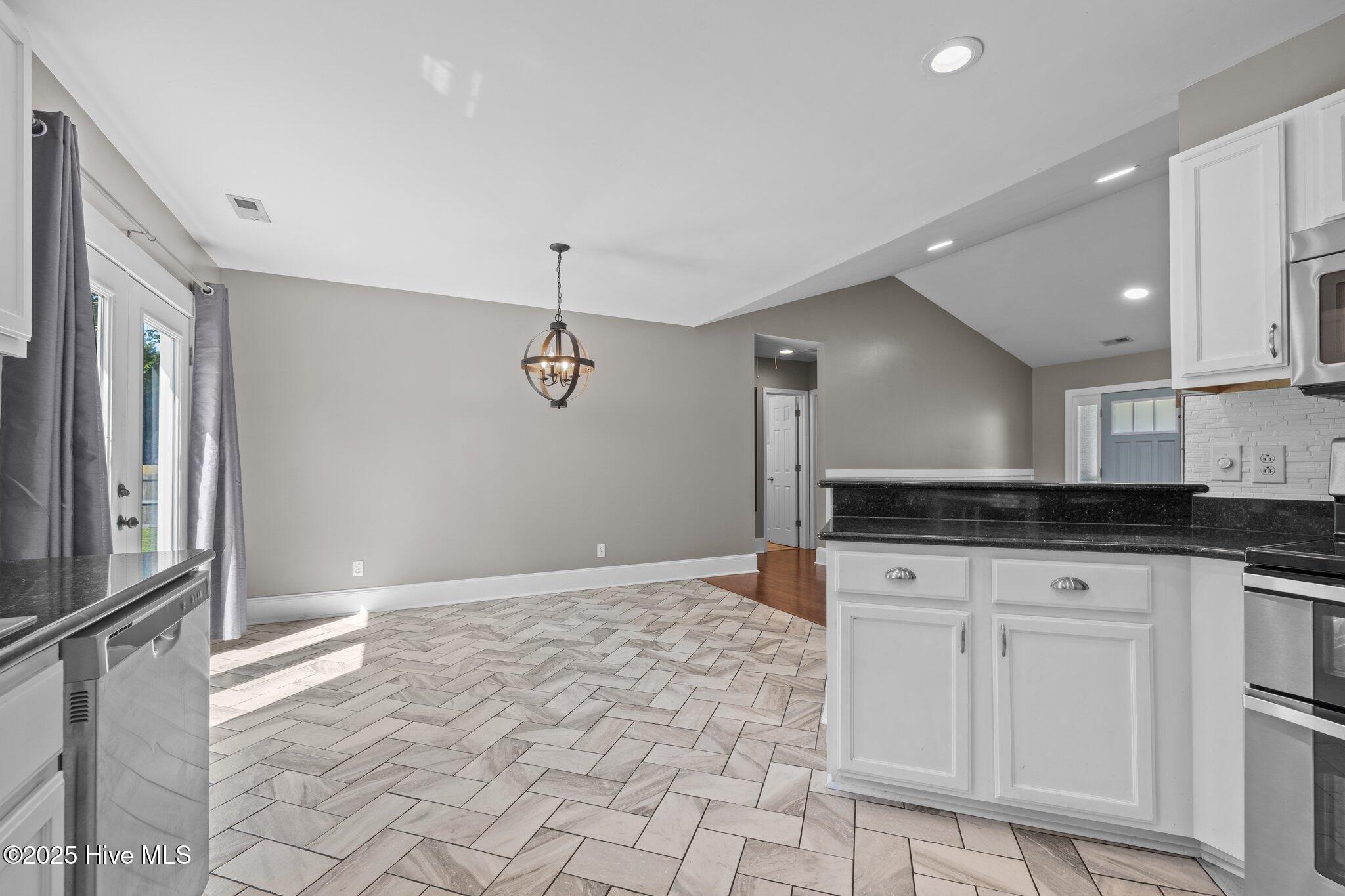1199 Nine Foot Road,Newport