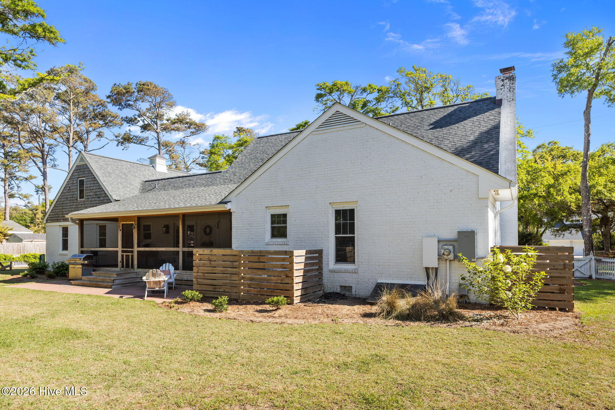 218 Lands End Road,Morehead City