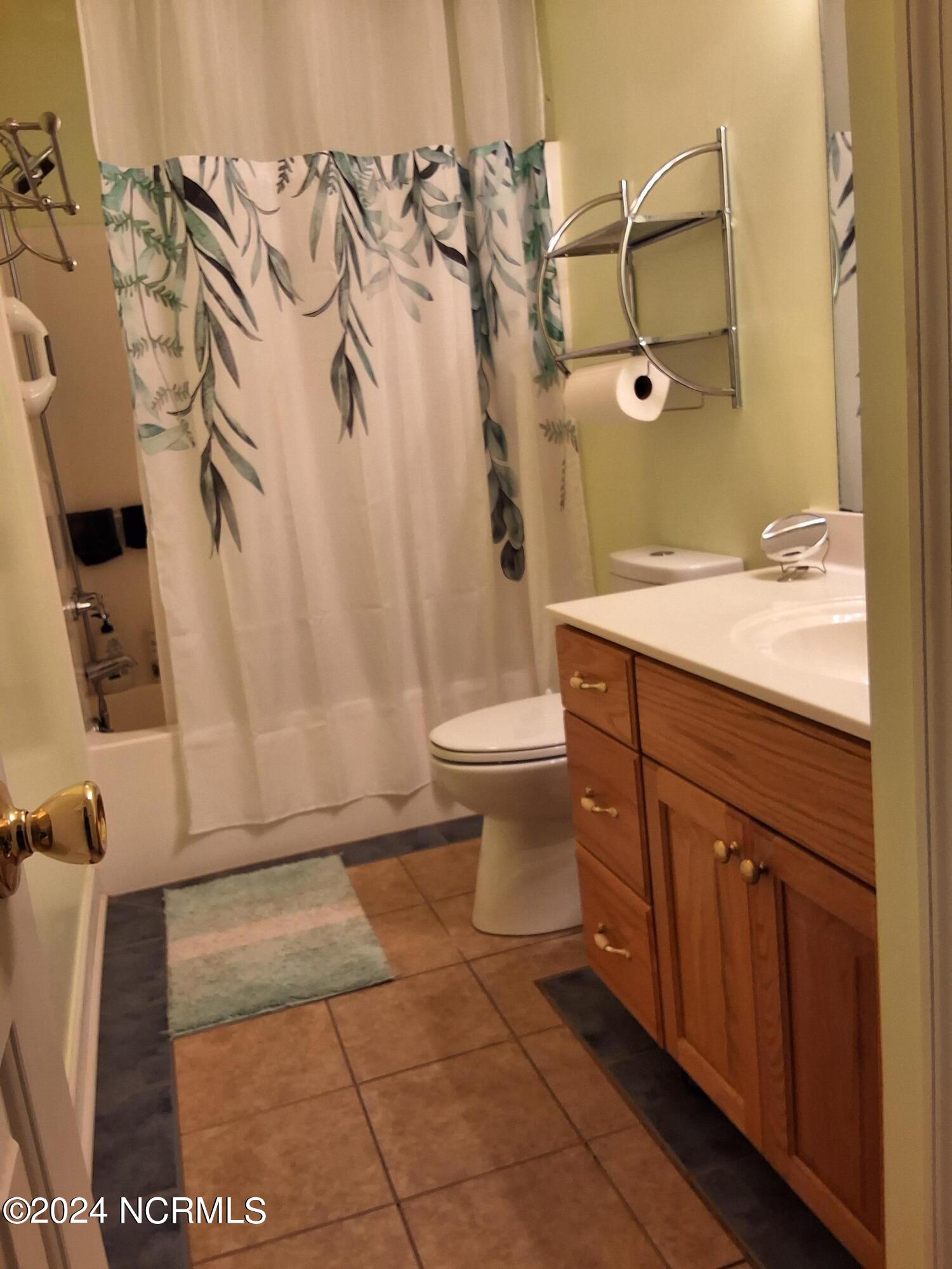 100463336 | Photo 41