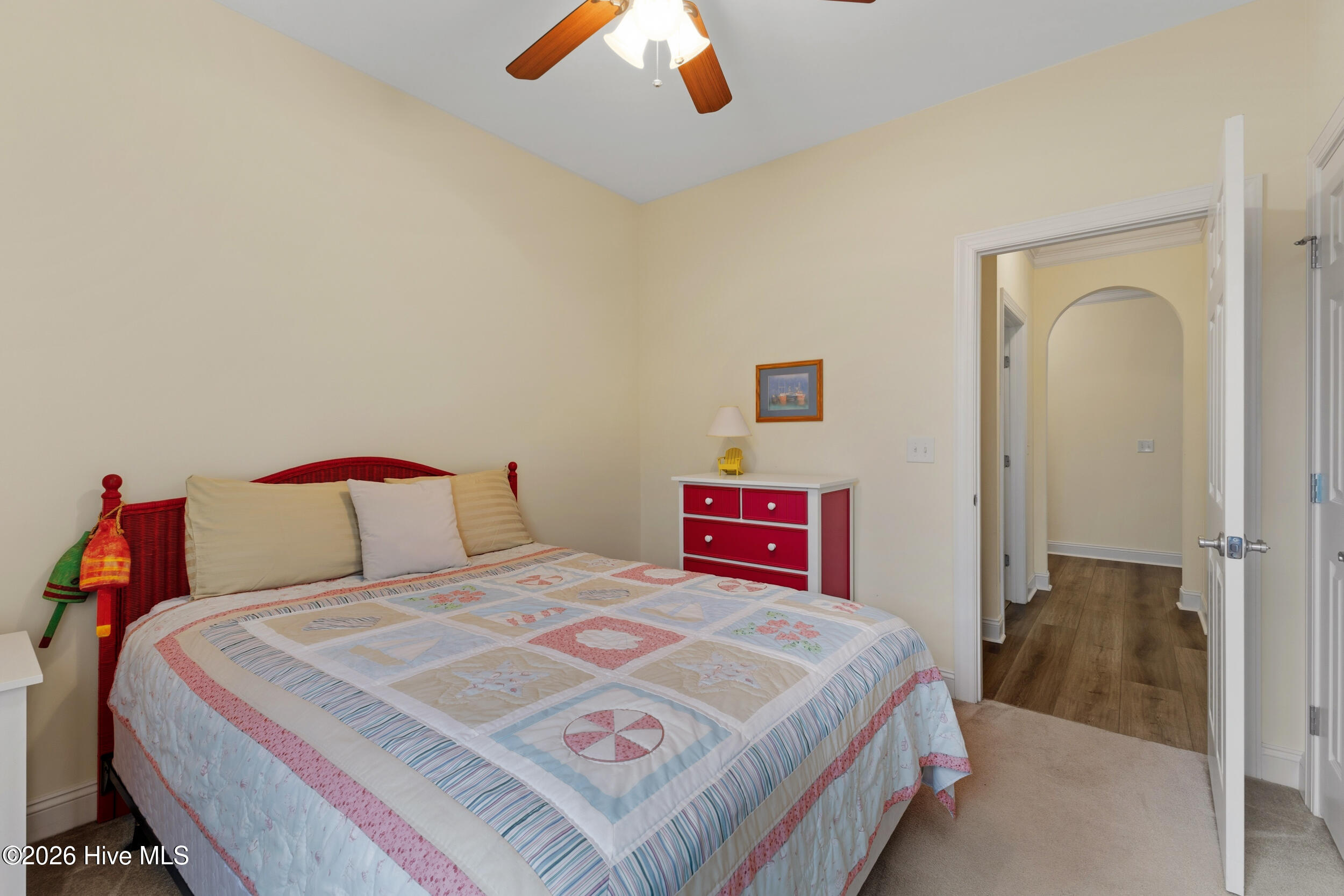 100557149 | Photo 28