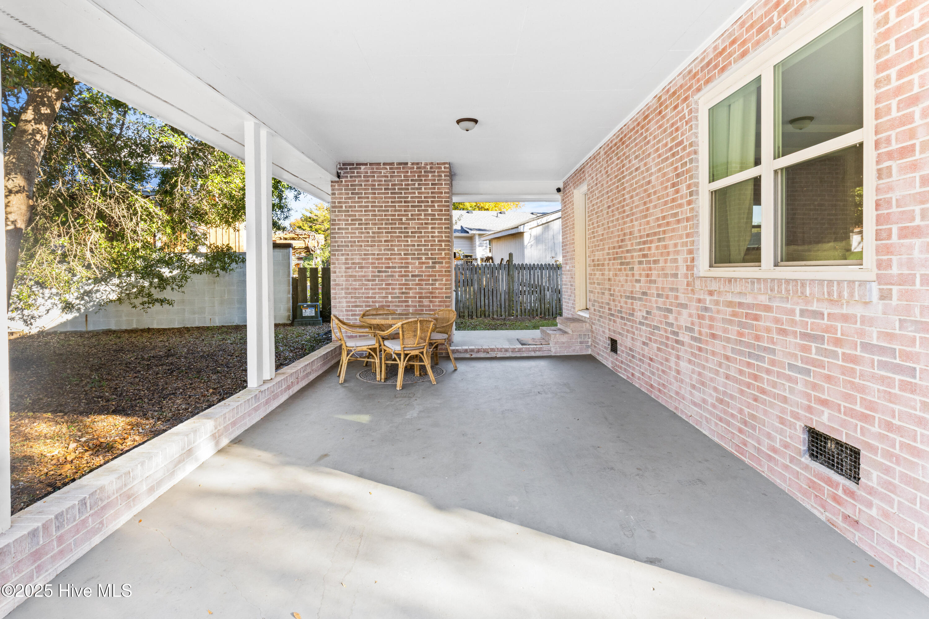 100542913 | Photo 28