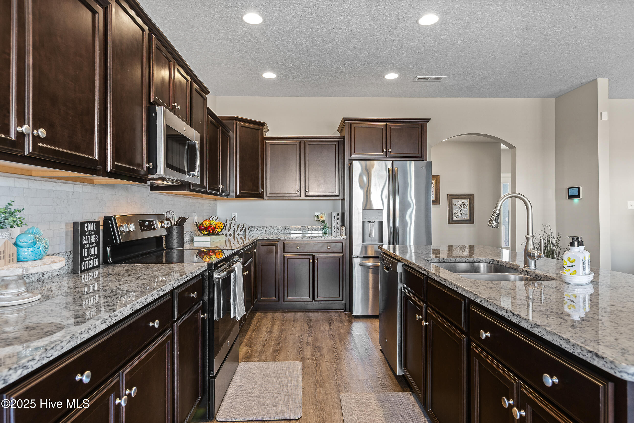 100541822 | Photo 14