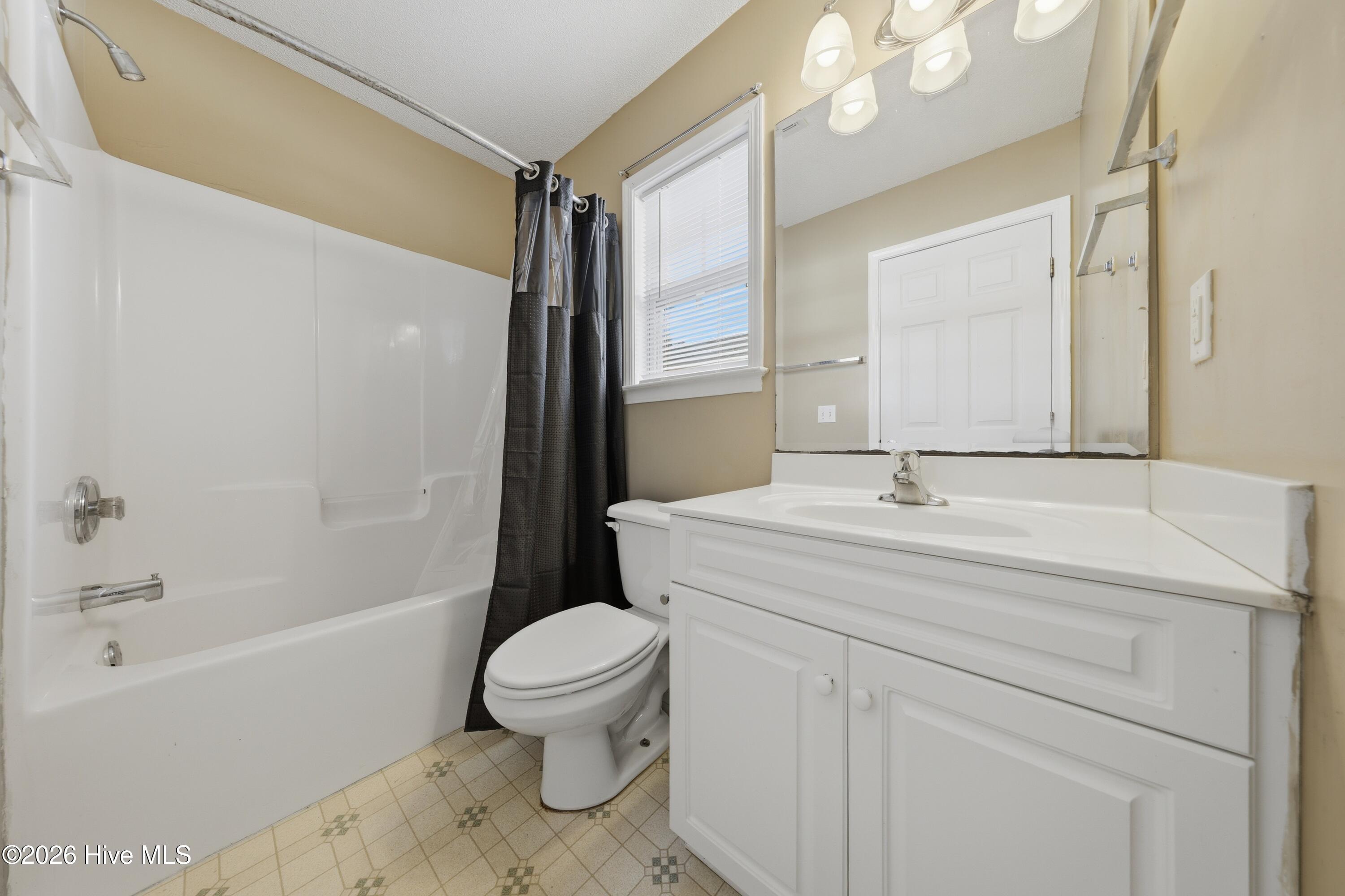 100562580 | Photo 20