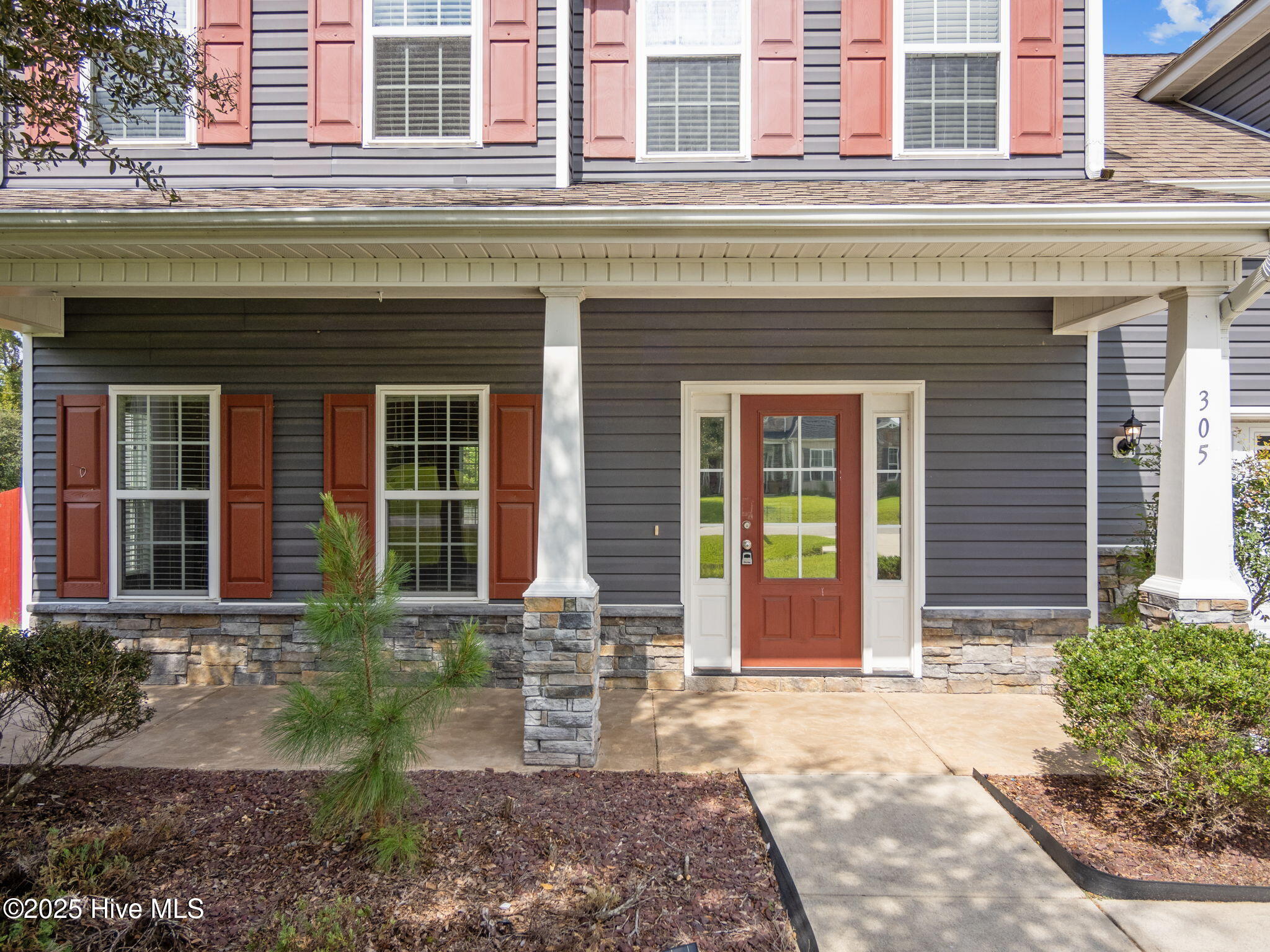 100529601 | Photo 13