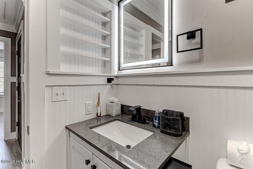 100557542 | Photo 24