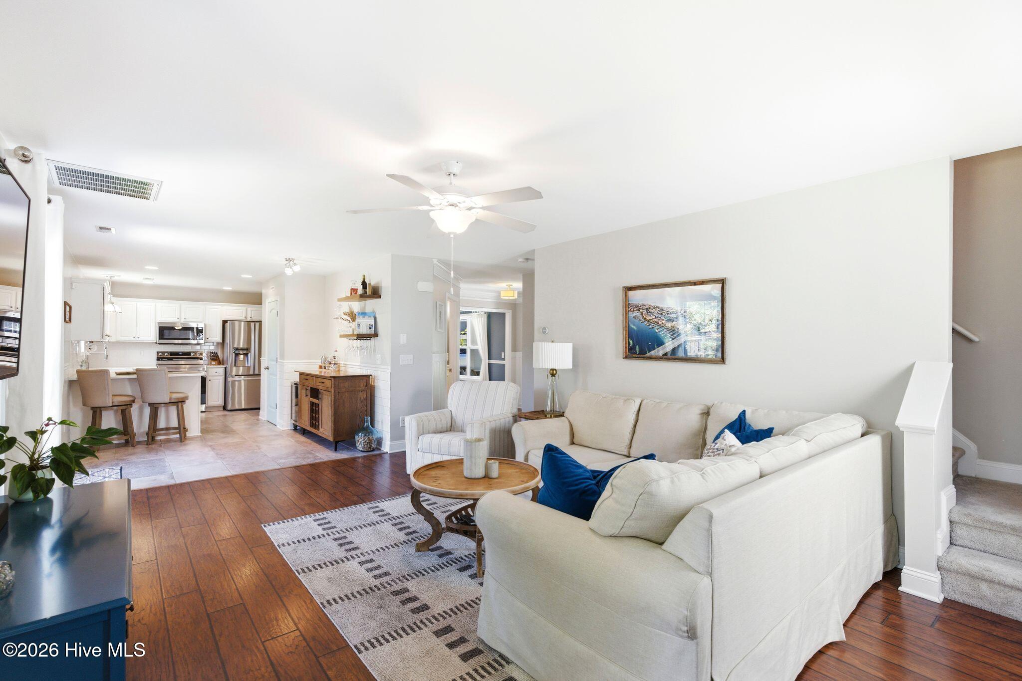 100566118 | Photo 21