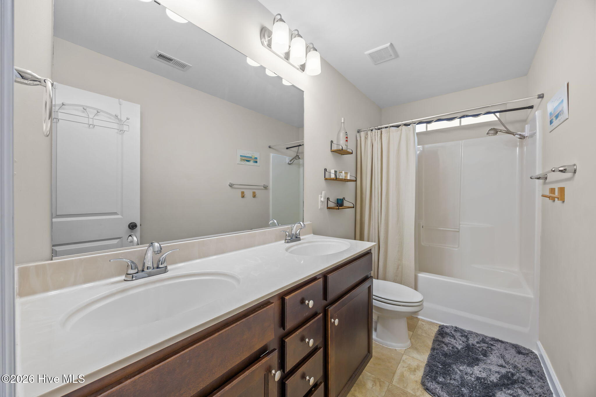 100558609 | Photo 27