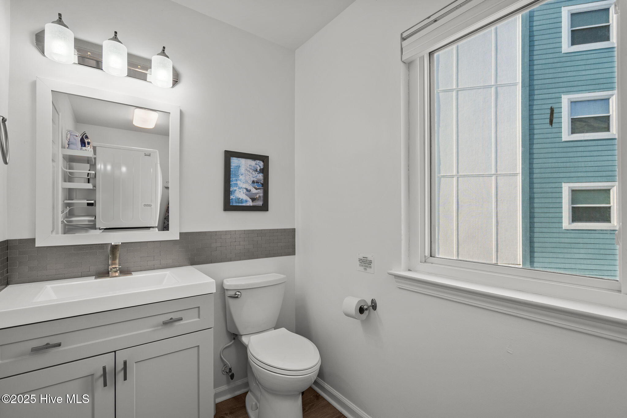 100531812 | Photo 15