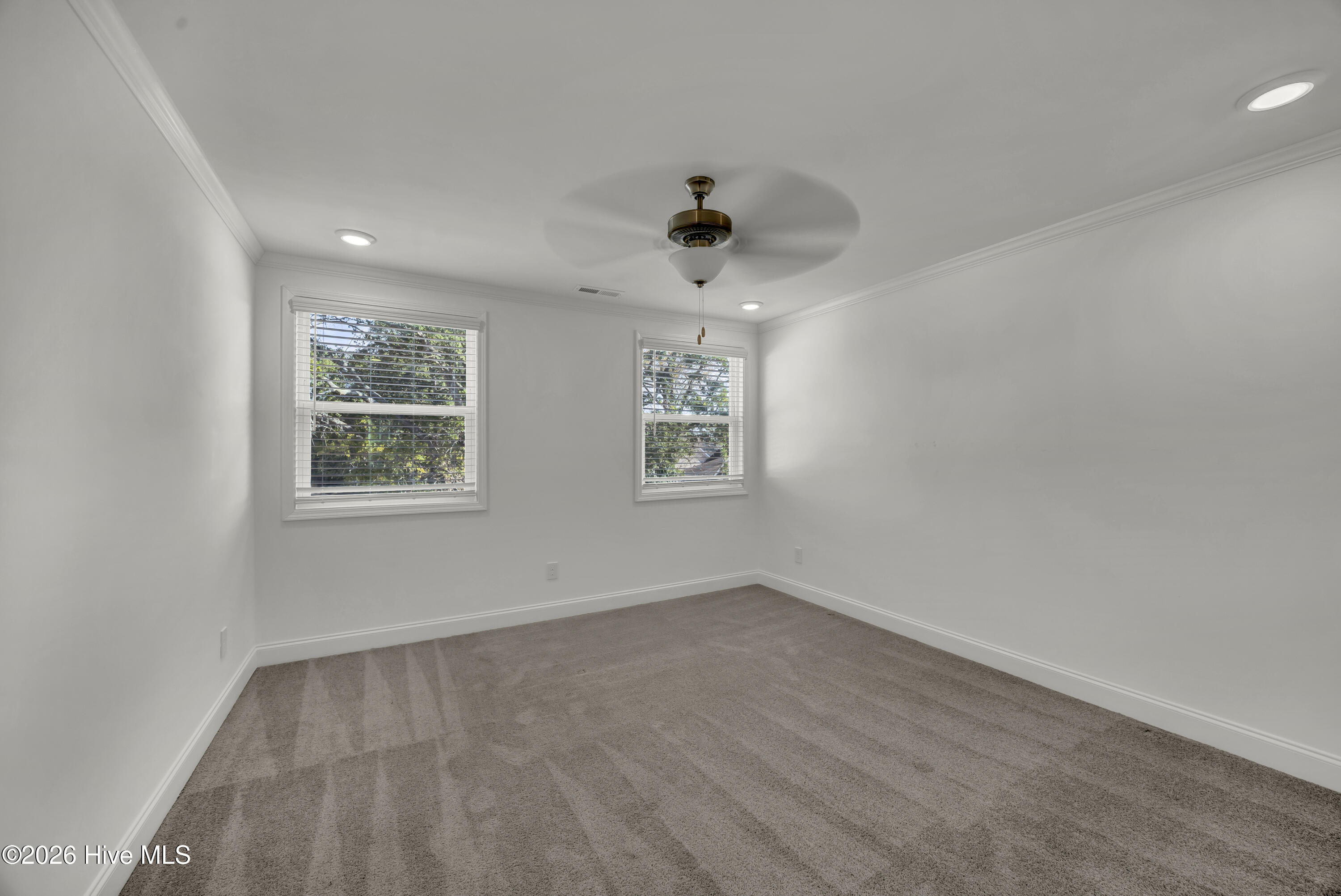 100548417 | Photo 21