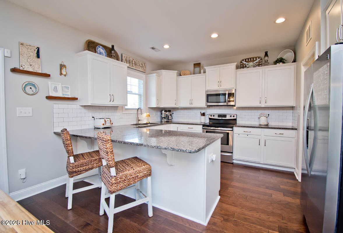 100562349 | Photo 15