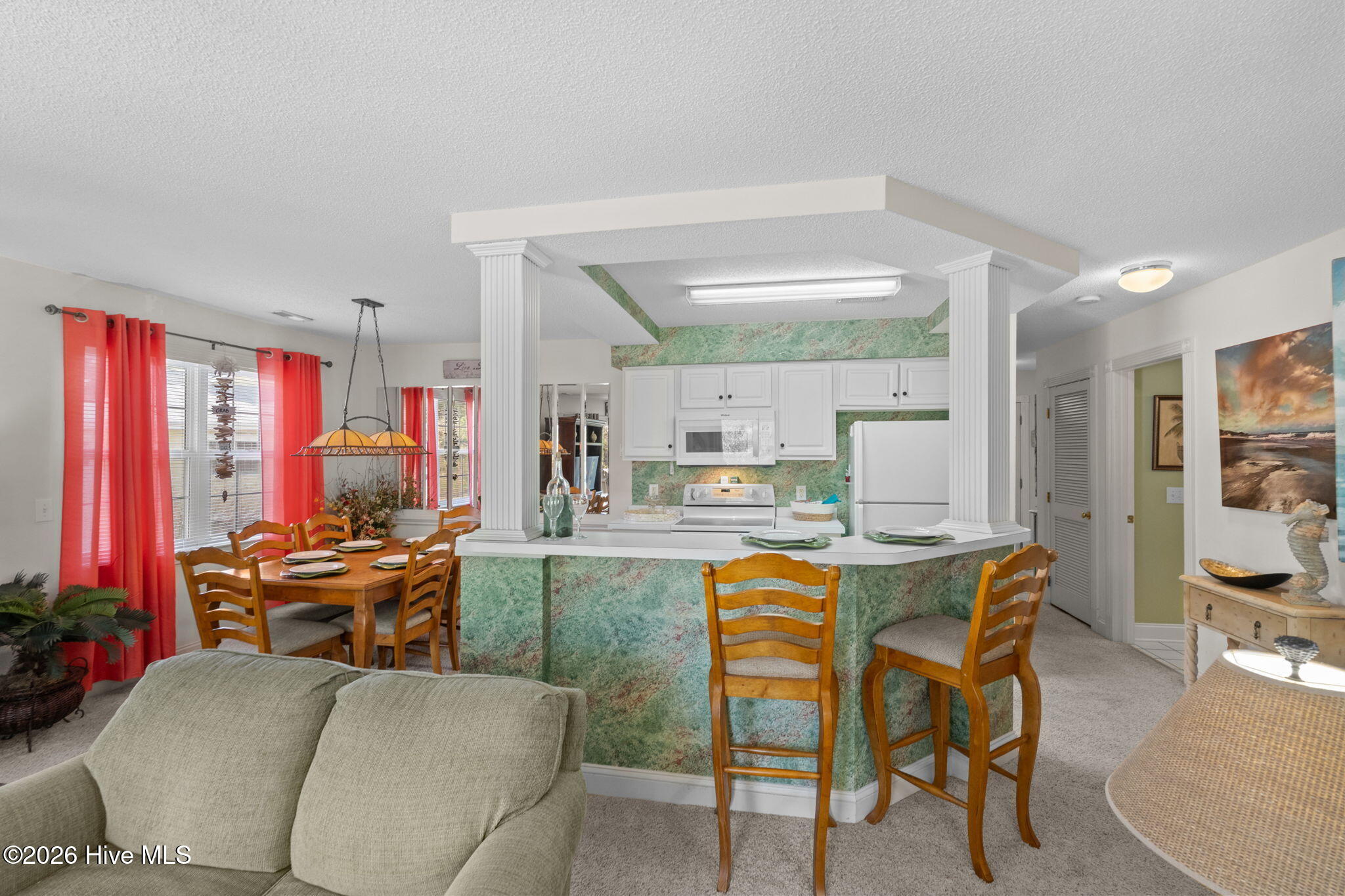 100558882 | Photo 18