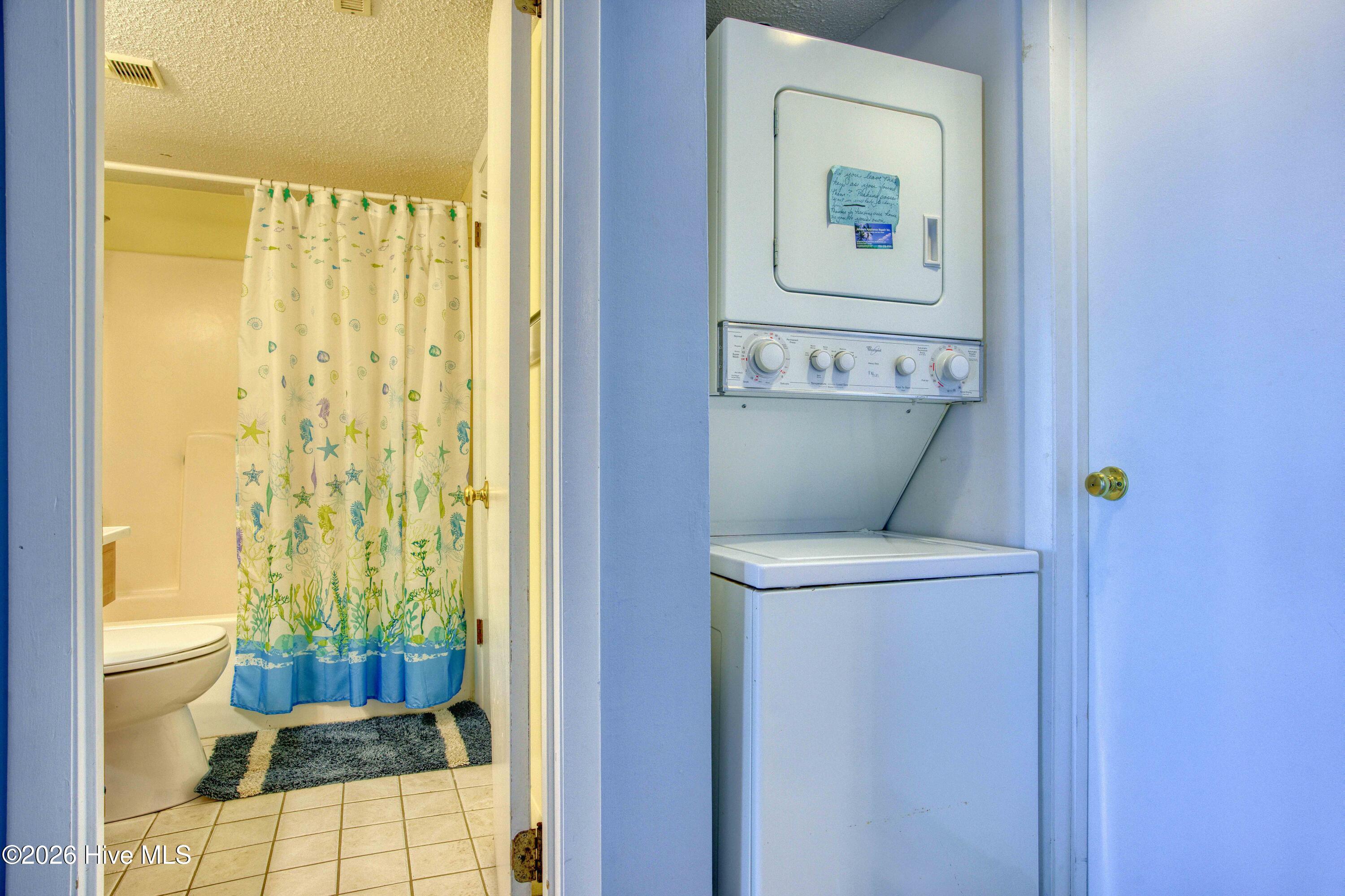 100560389 | Photo 24