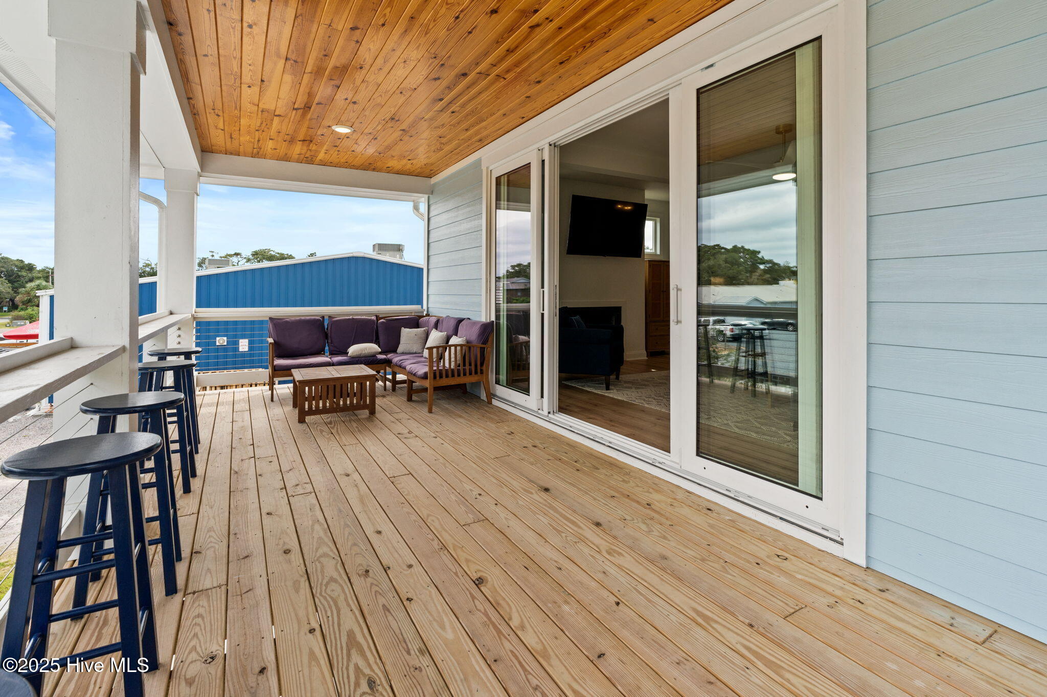 100548634 | Photo 27