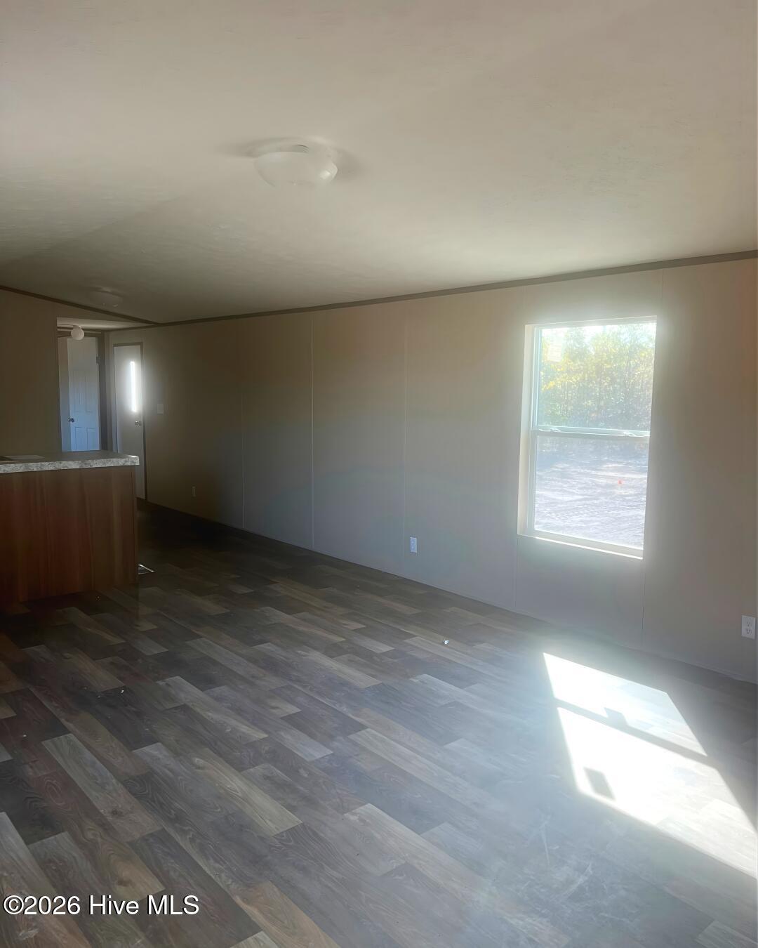 100568967 | Photo 12