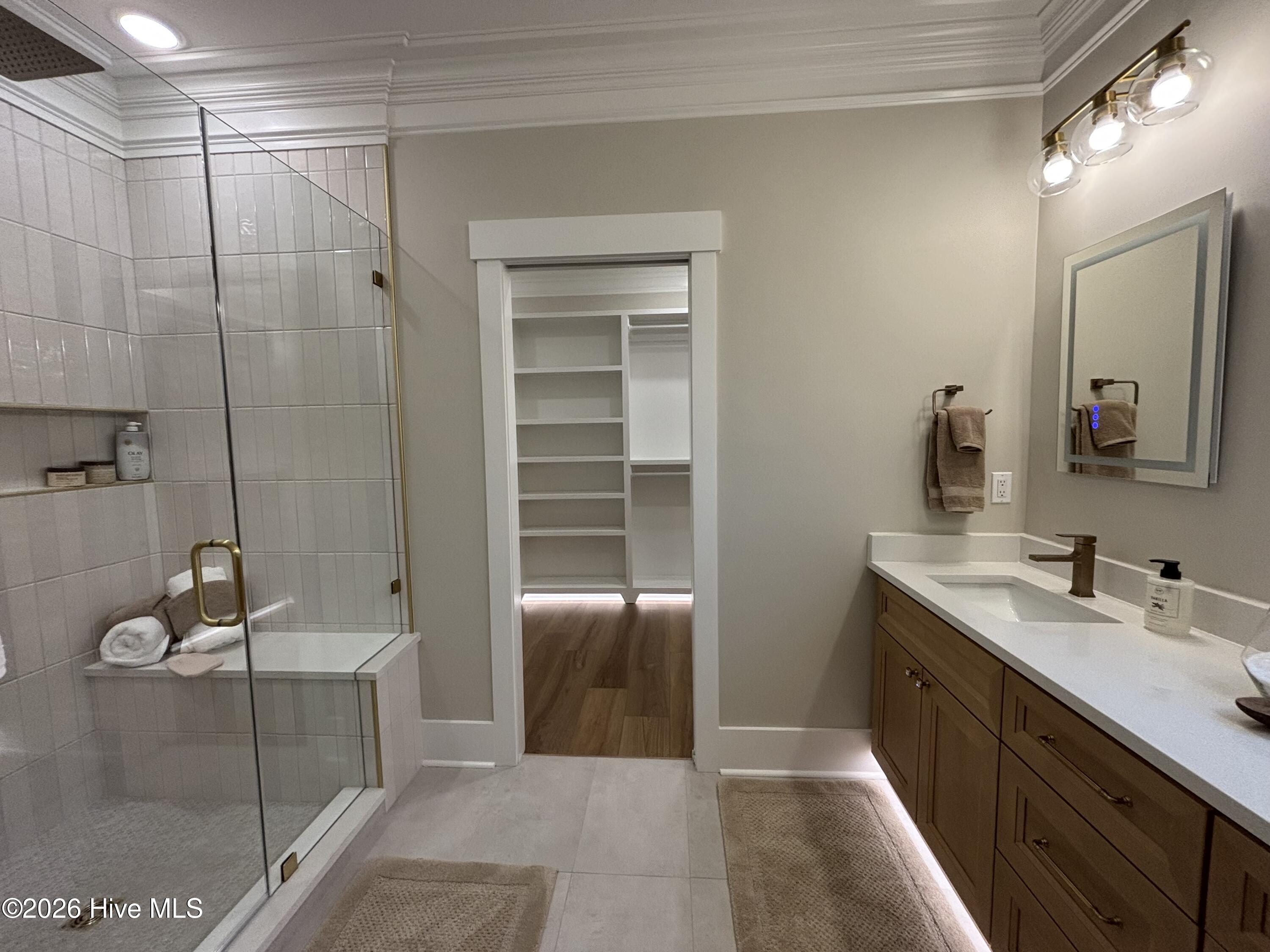 100516902 | Photo 85