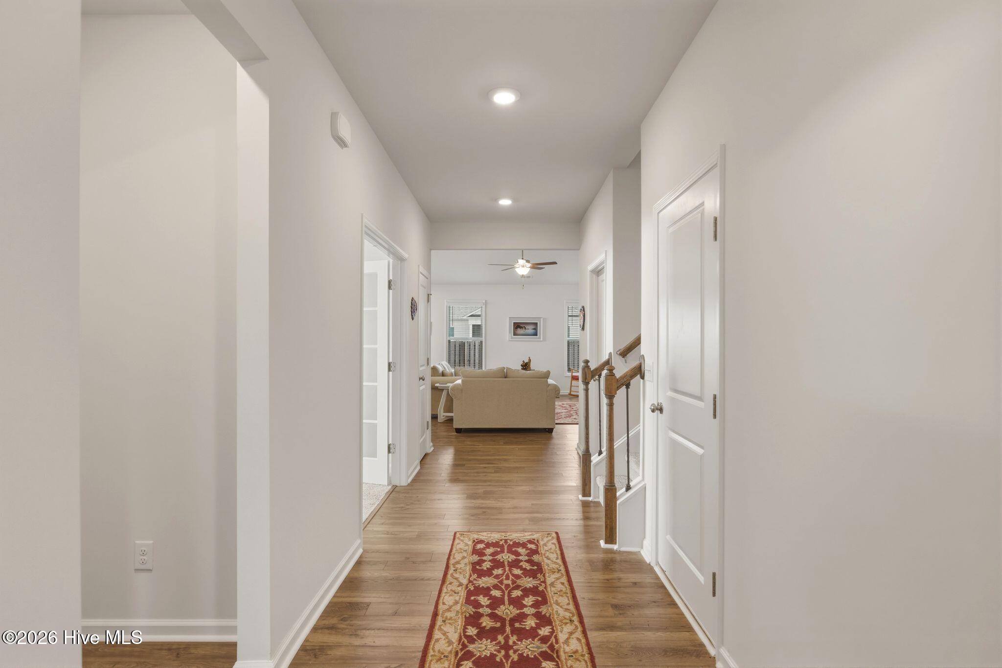 100563254 | Photo 23